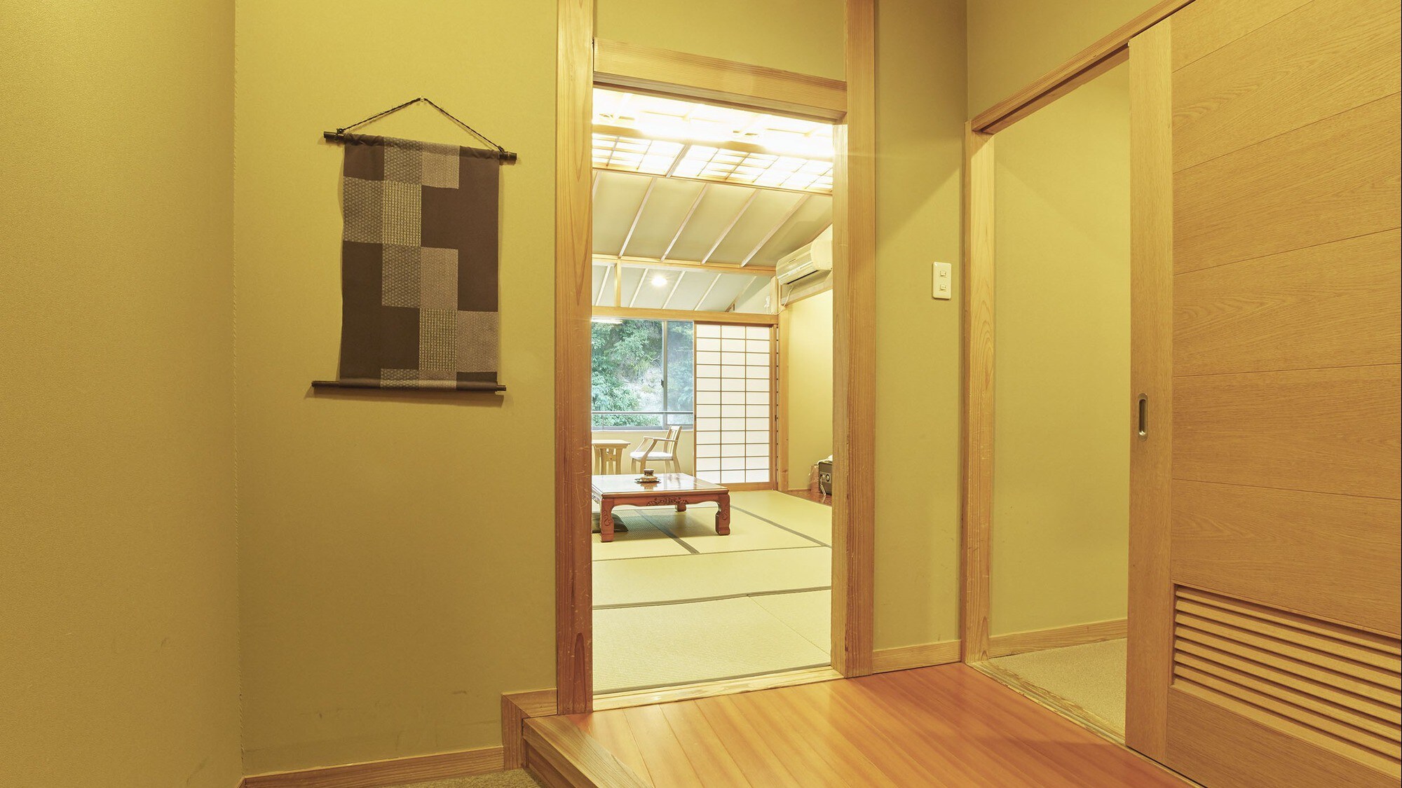 [Example of guest room] South Building guest room & hellip; Room along the mountain stream. A bright and neat Japanese-style room.