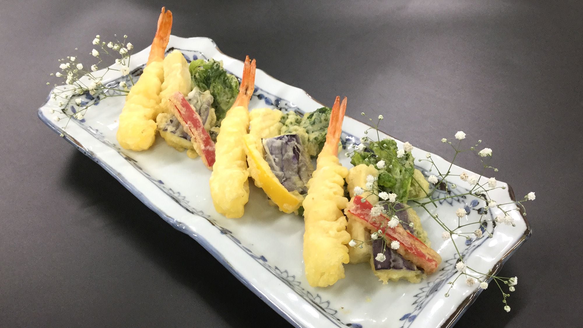 ◆ [March to May: Asuka] Large shrimp and spring vegetable tempura