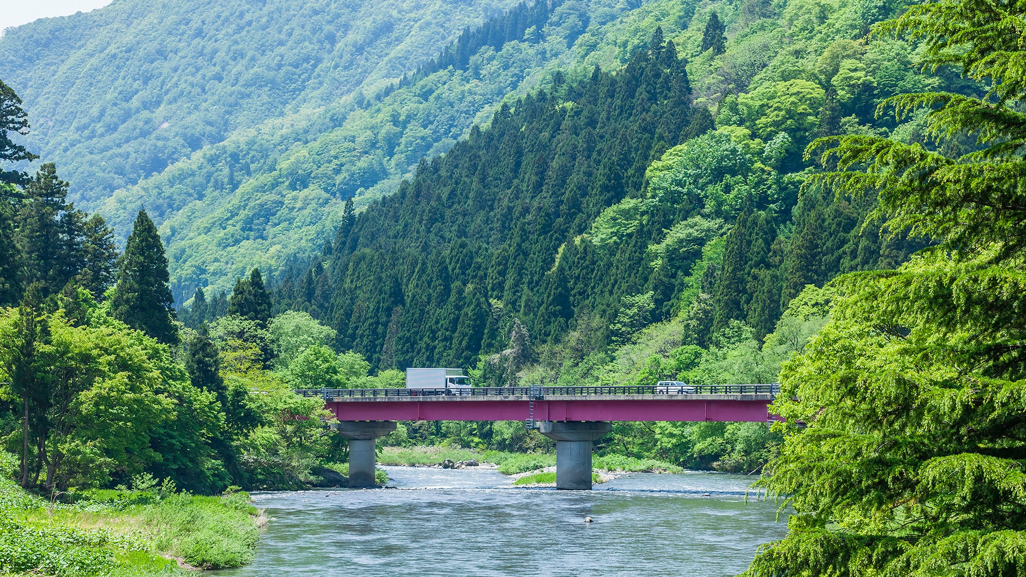 ◇ Beautiful clear stream scenery
