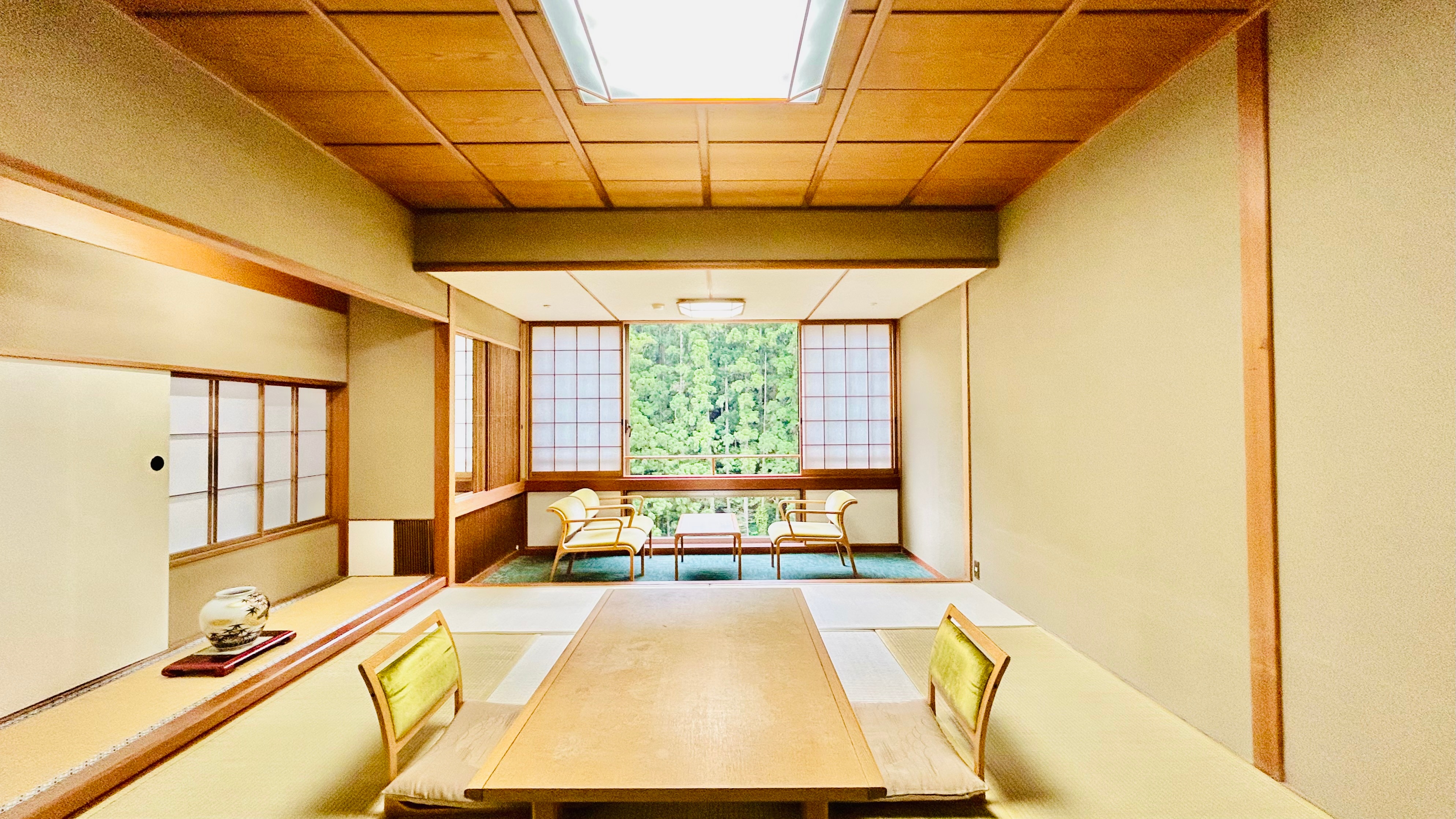 [Non-smoking/Smoking] Japanese-style room 10 tatami mats (river side)