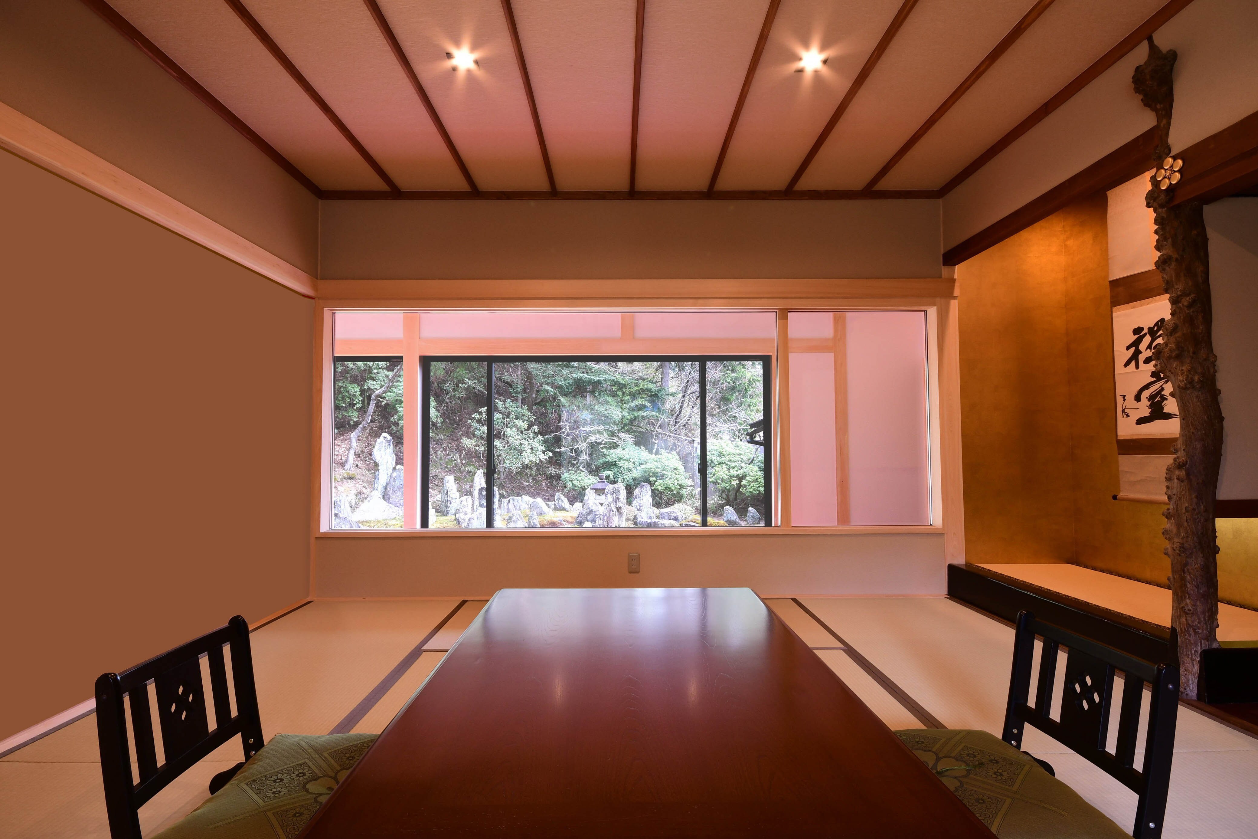 Ví dụ về phòng Jr. Suite Night Garden View