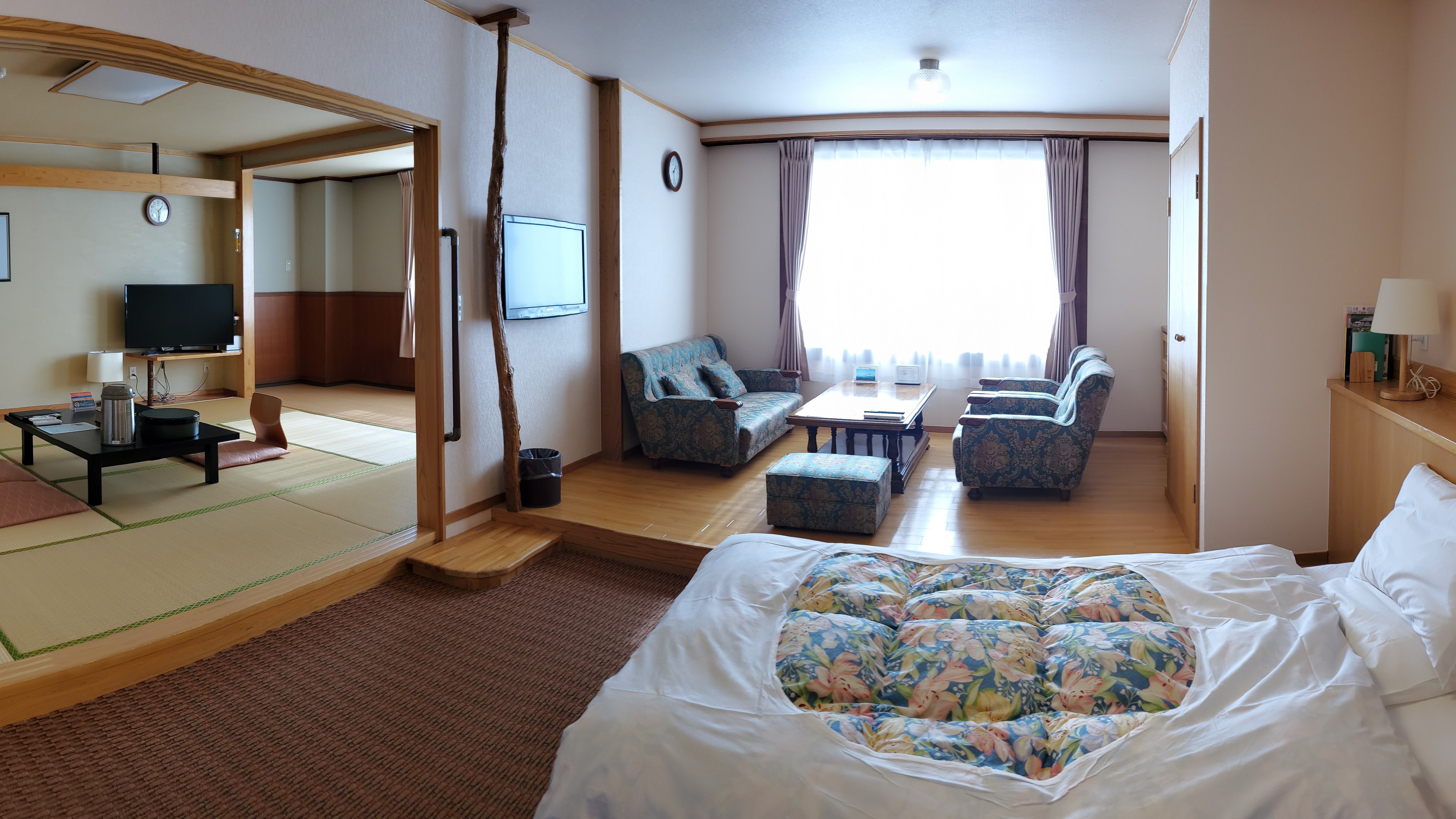 Family room Japanese and Western room (capacity 3-7 people)
