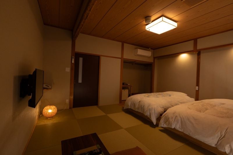 Kamar Jepang-Barat 2
