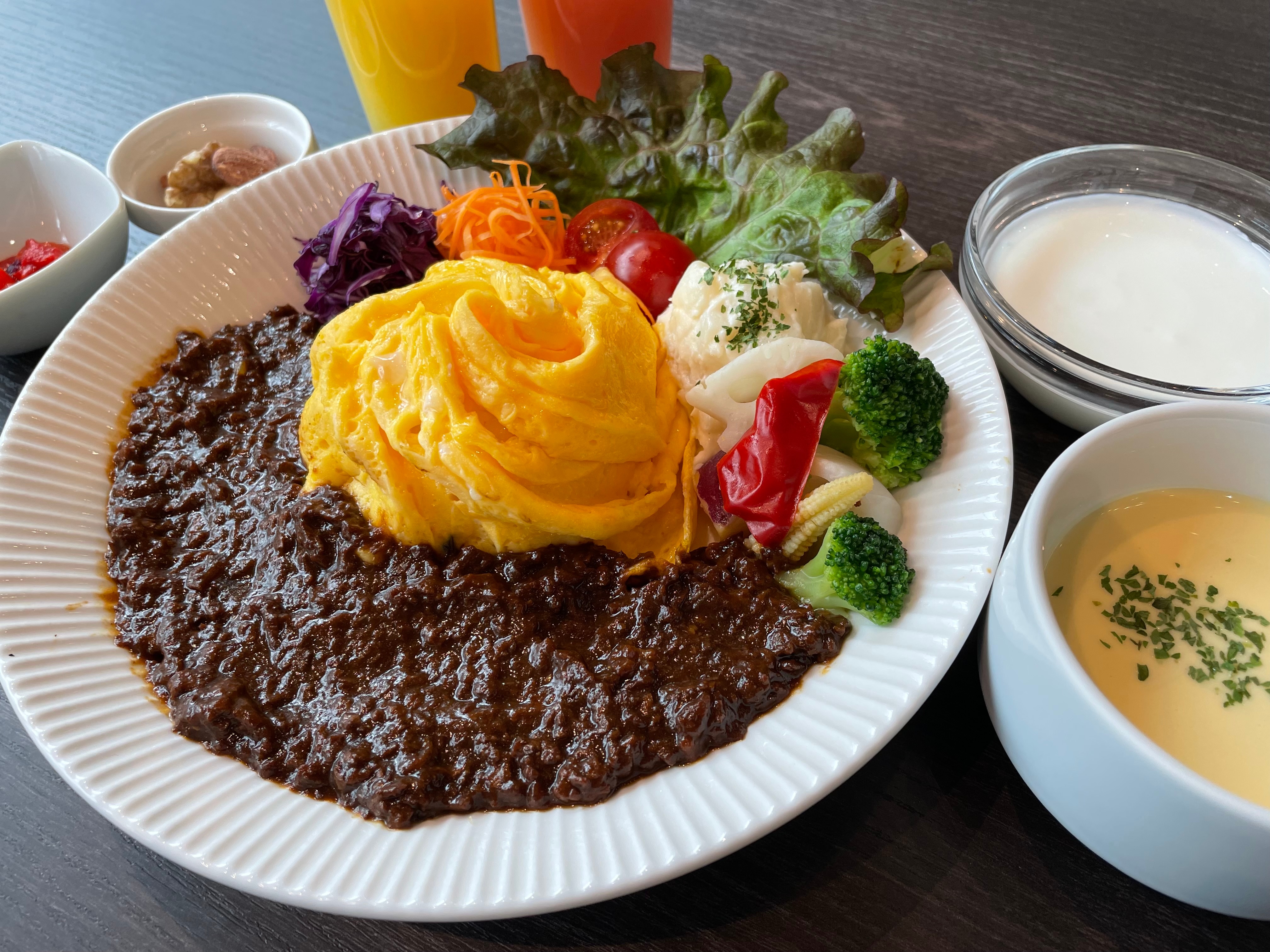 [Choose your breakfast] Omelet curry set example