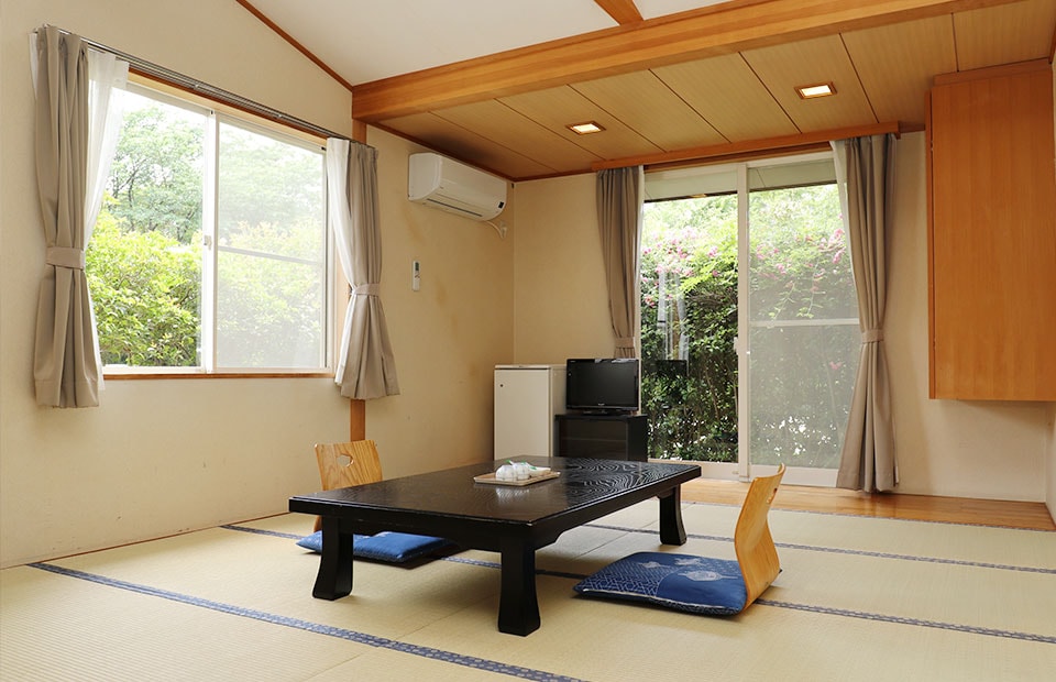 Japanese-style room