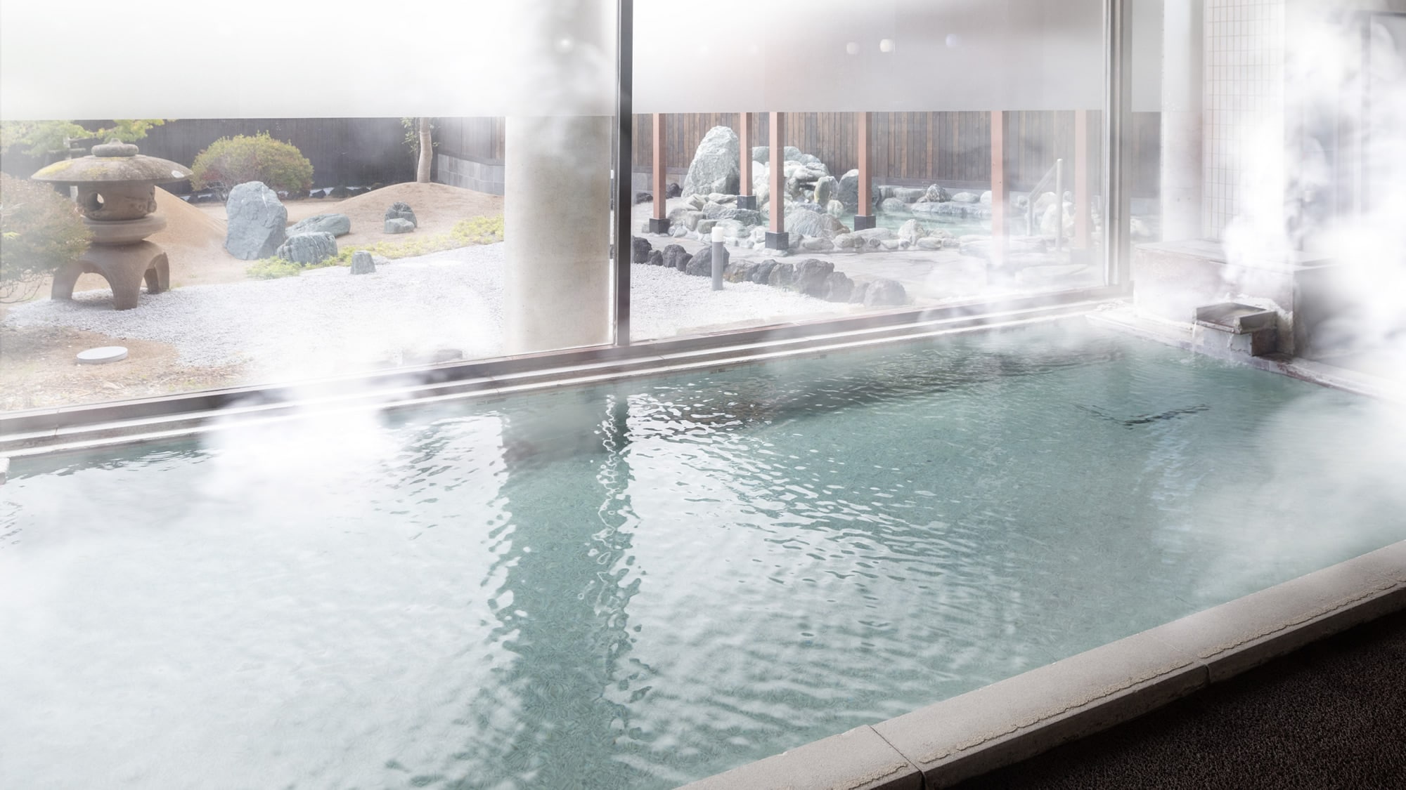 [Sachi-no-yu (men's bath) indoor bath] The Bandaiko hot spring has a strong peeling and antiseptic power