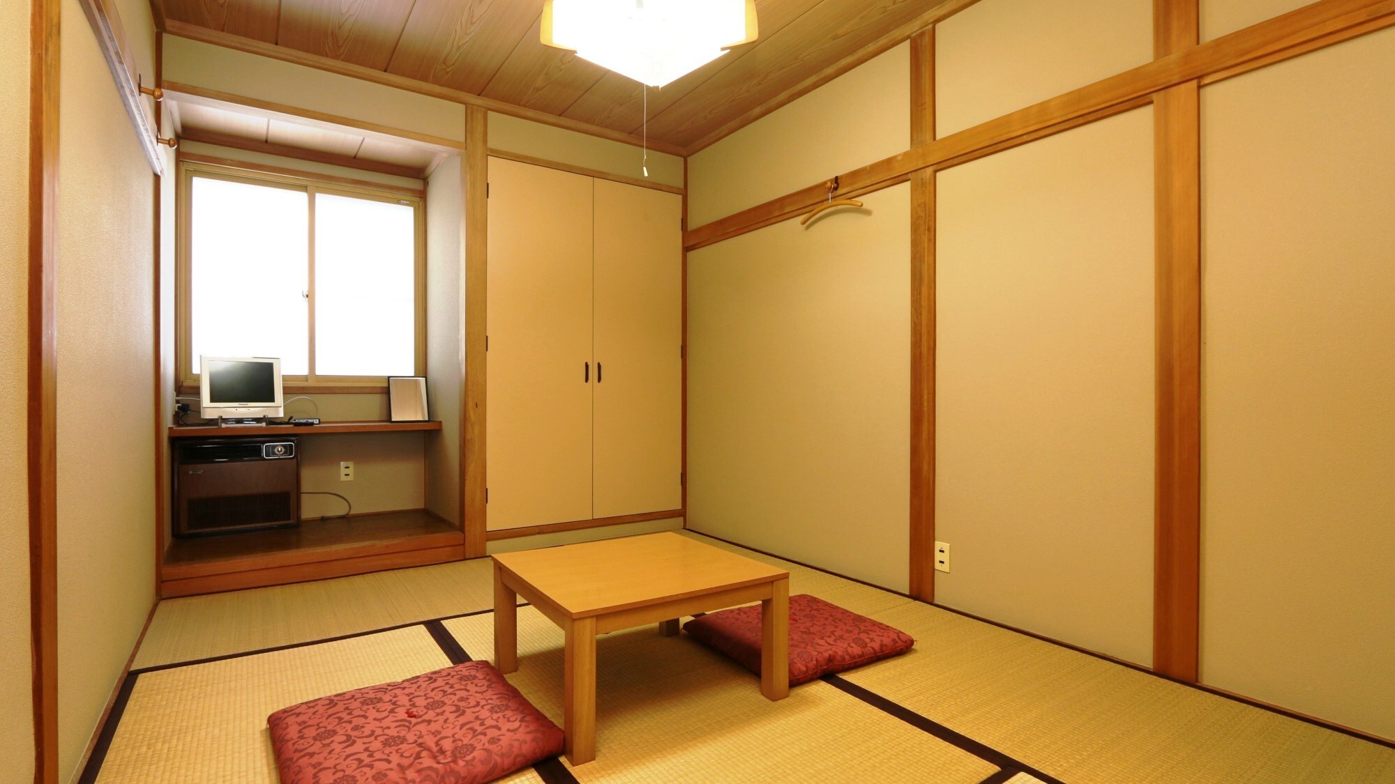 Japanese-style room (6 tatami mats) 1F