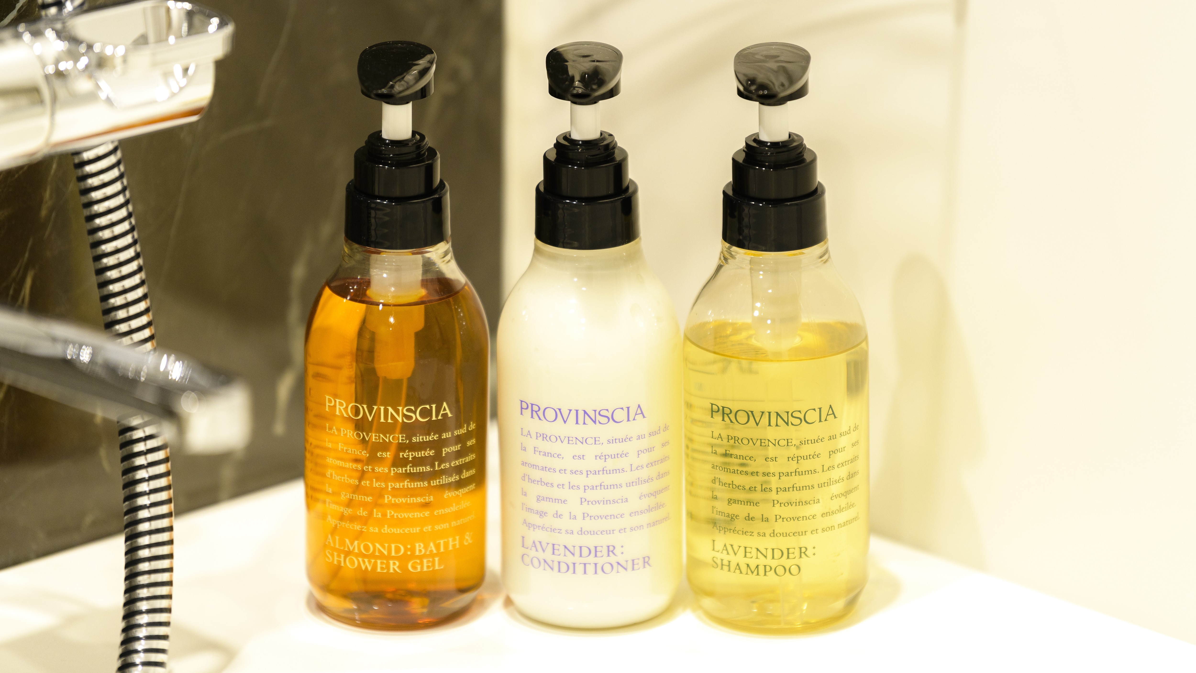 “Provencia”浴室设施：洗发水、护发素、沐浴露