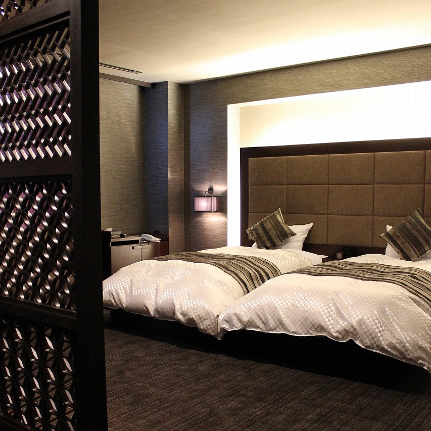 □ Western-style room