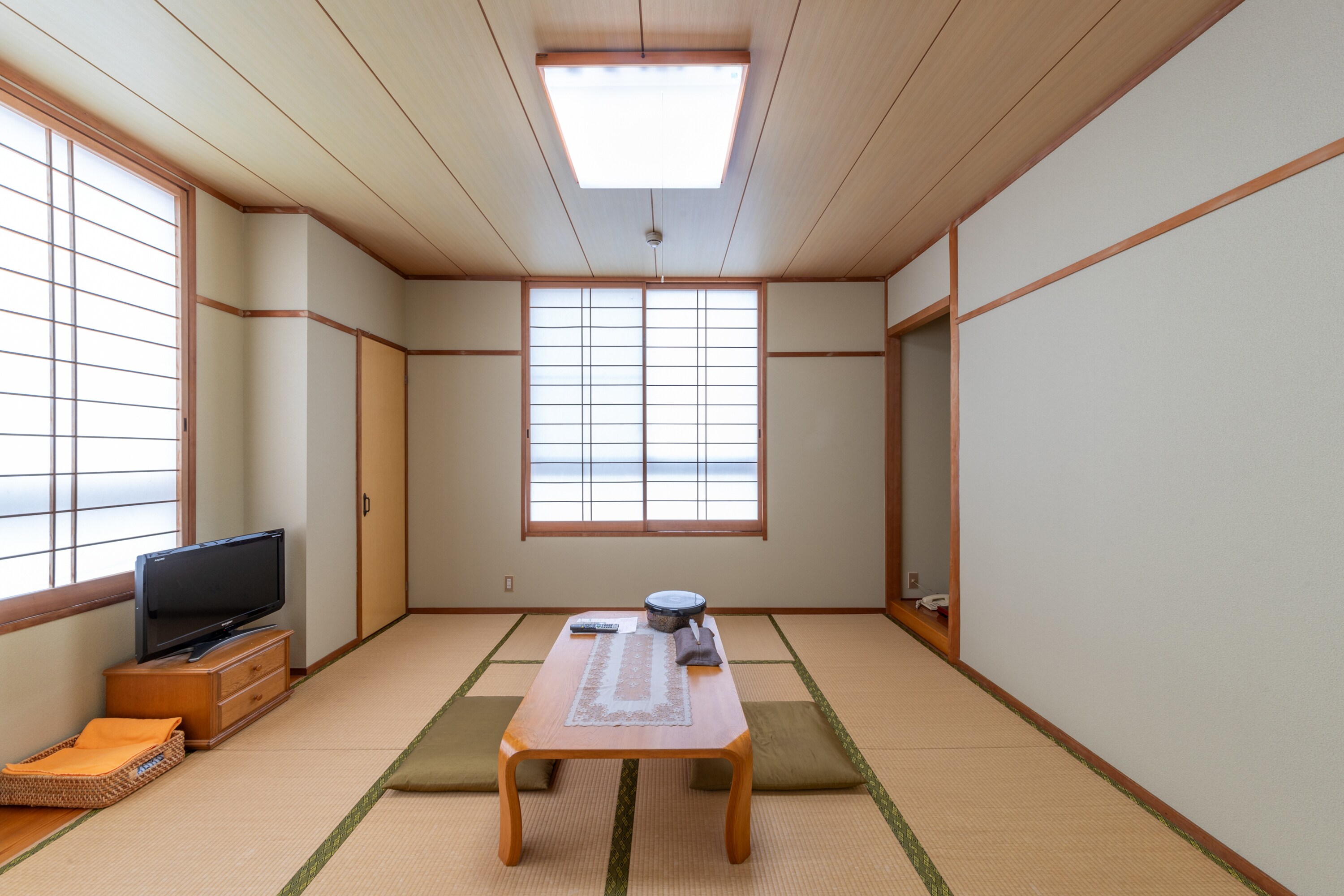 8 tatami room
