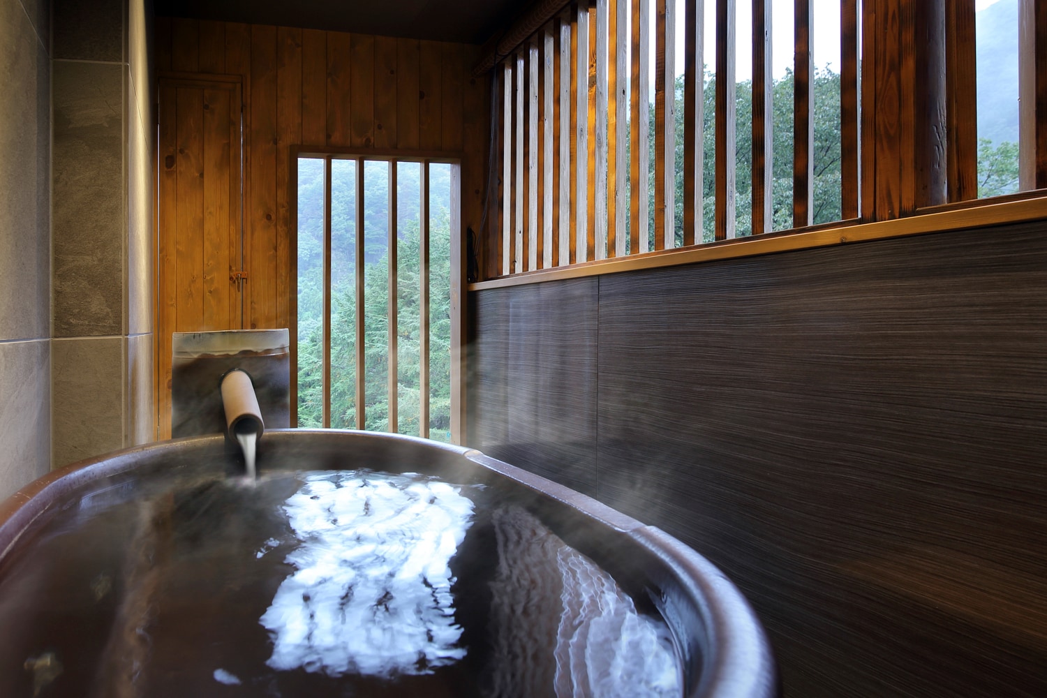 Kamar bergaya Jepang dengan pemandian terbuka "Sumire Hall"