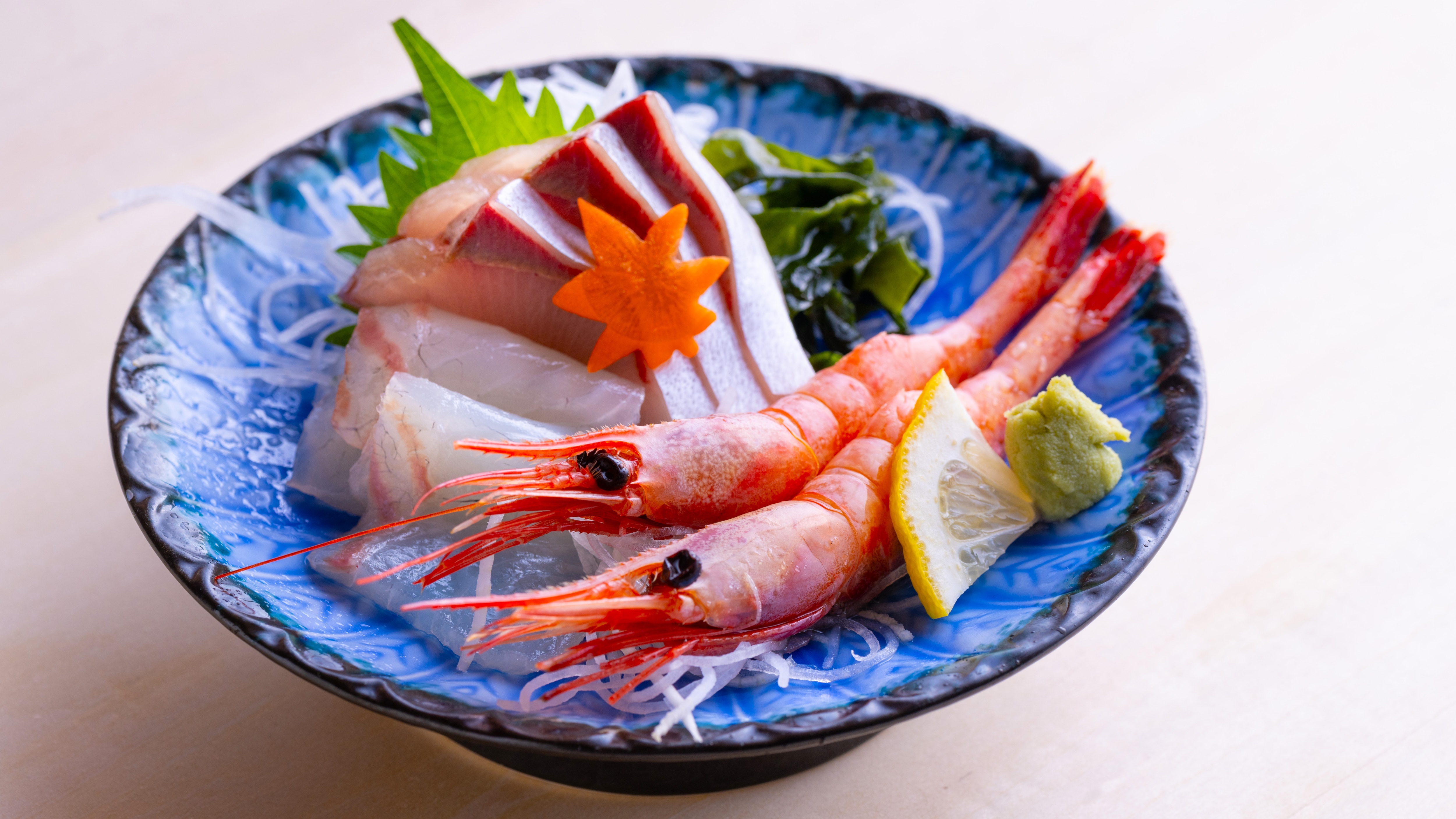 [Tajima beef special] Assortment of three kinds of seasonal sashimi