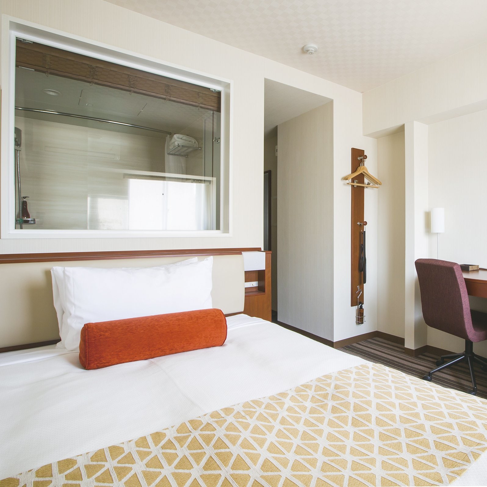 Standard room ◆ Bed width 1400mm ◆ Simmons mattress