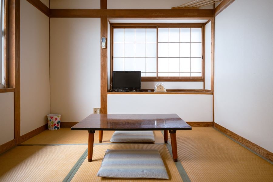 Kamar 1