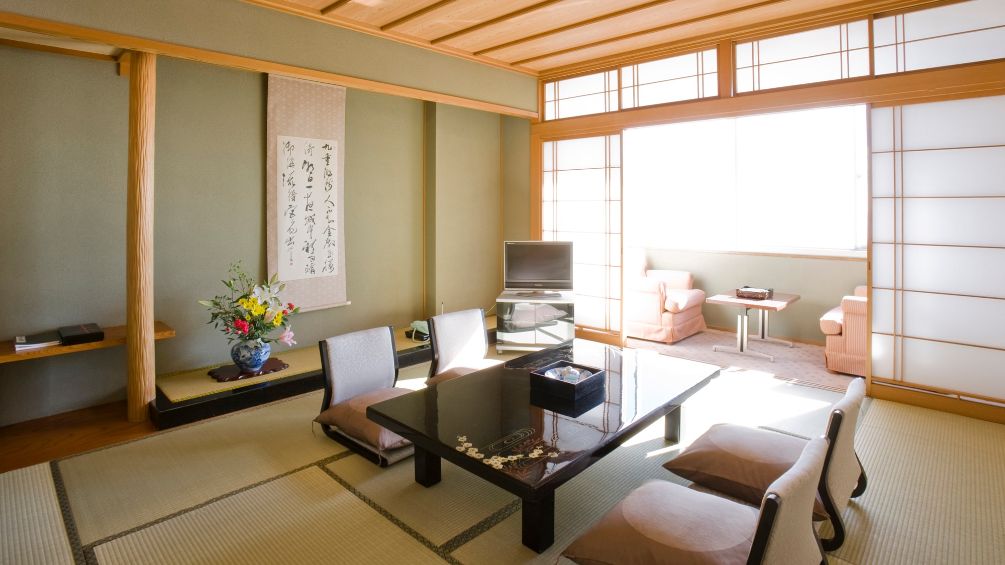 ◆[Special room 10 tatami mats + twin] A special room overlooking Mikawa Bay, where the Showa Emperor and Empress stayed.