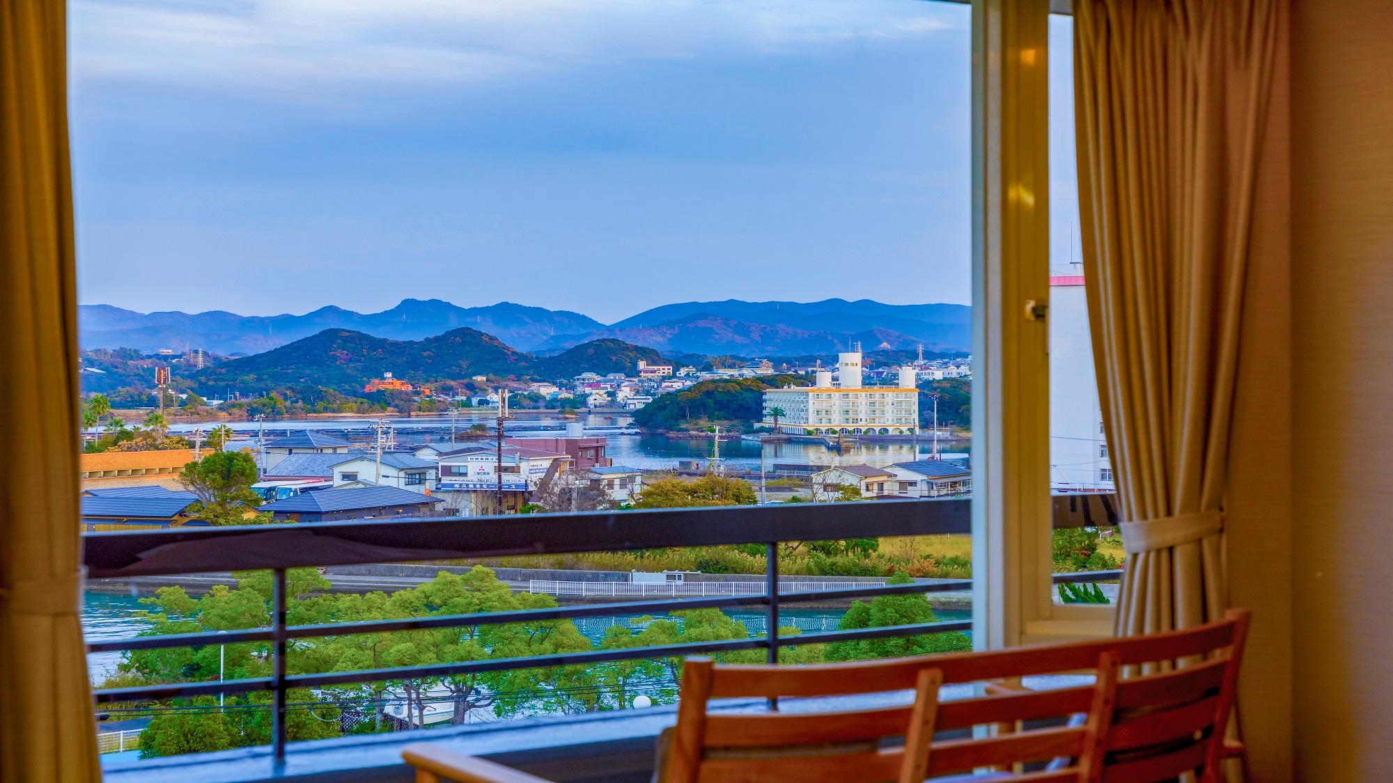 Superior Japanese-Western style room *Image of the view from the guest room