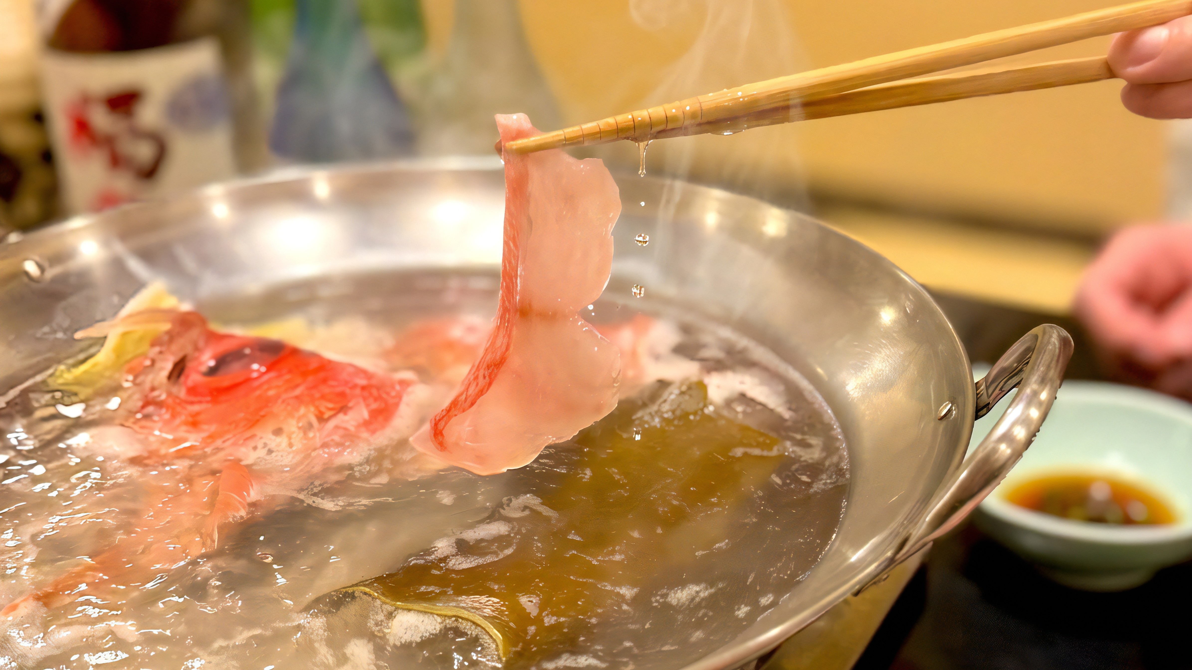 Ví dụ về món shabu-shabu cá hồng.