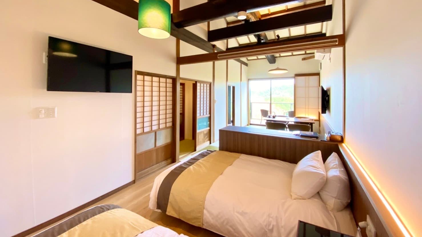 [Special room with open-air bath] Japanese-Western style room 7.5+6 tatami mats <newly built in December 2020>