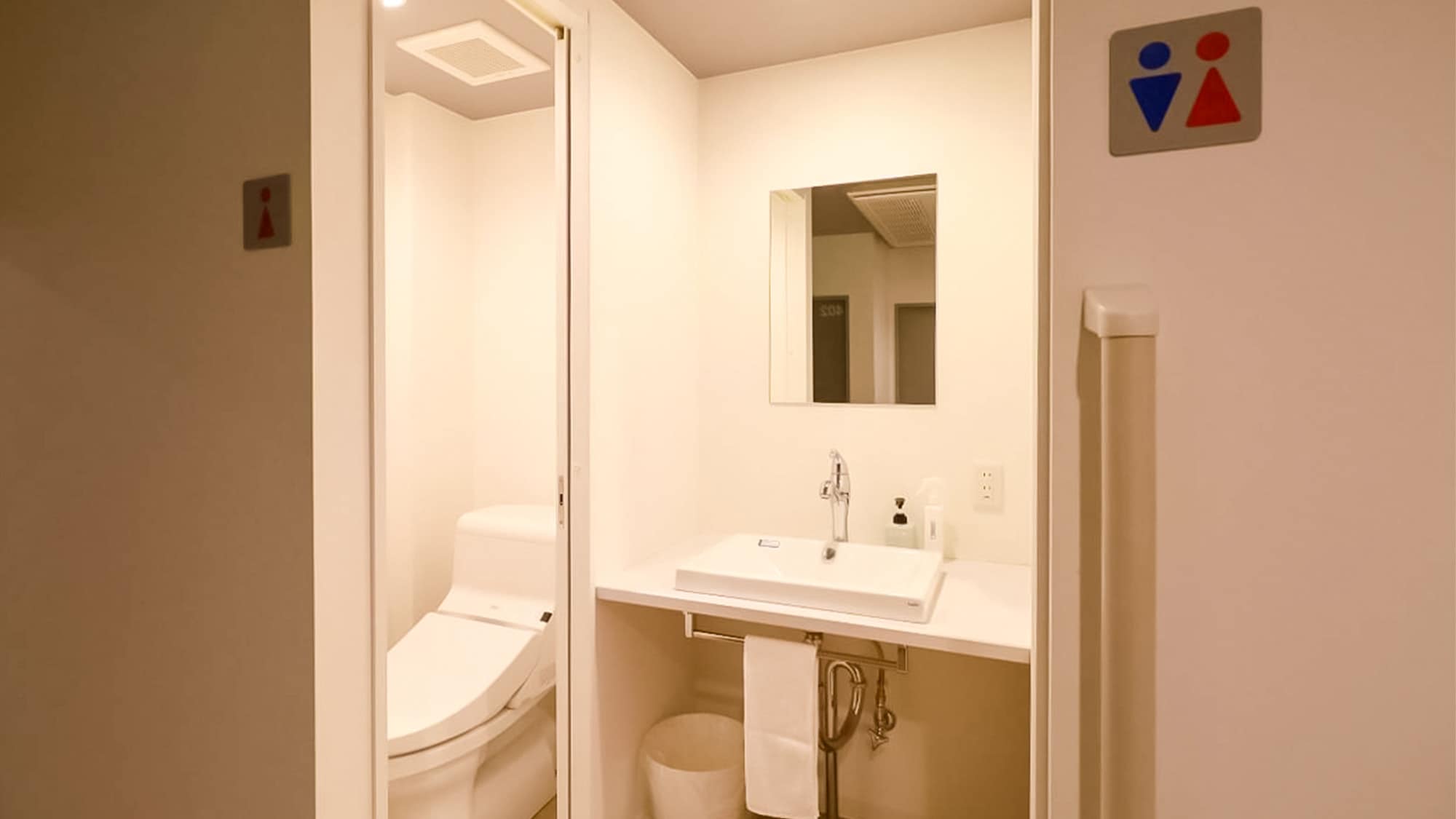 ・ Dormitory toilets are always cleaned cleanly