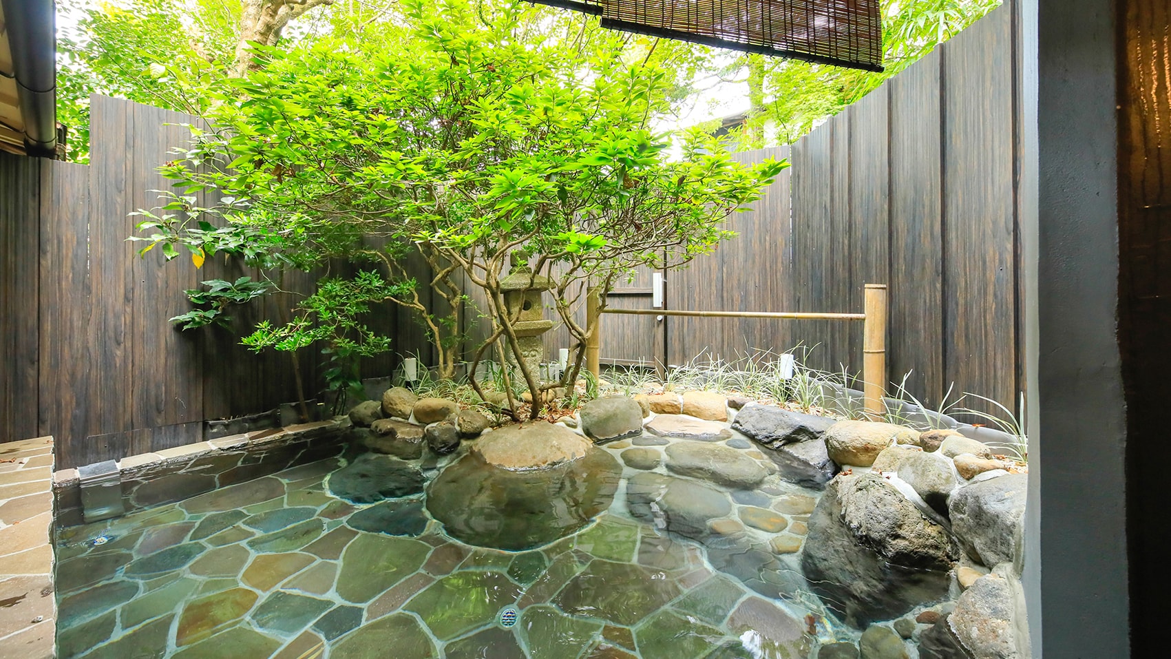 露天浴池“雪花”