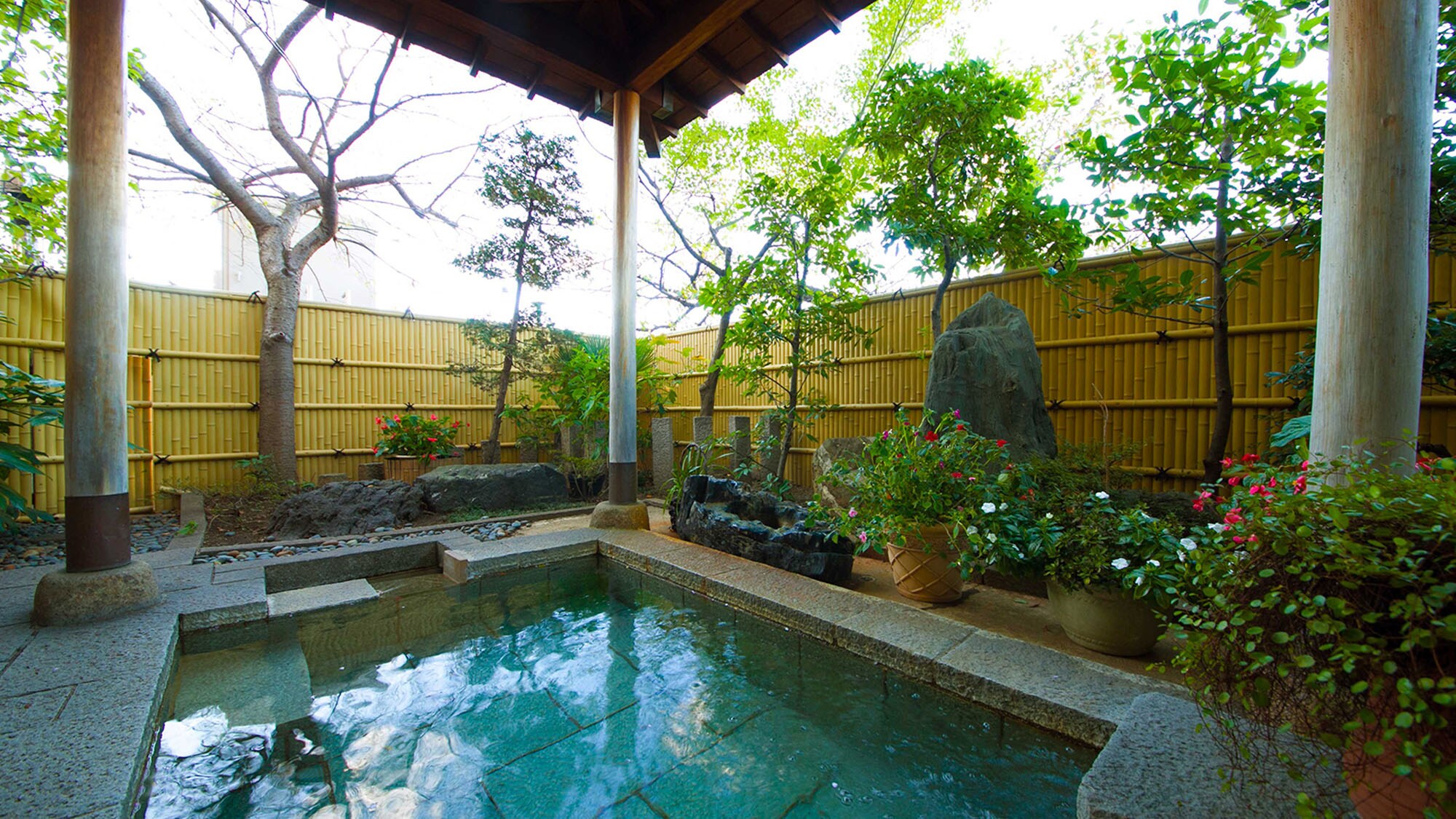 ■ Garden open-air bath ■