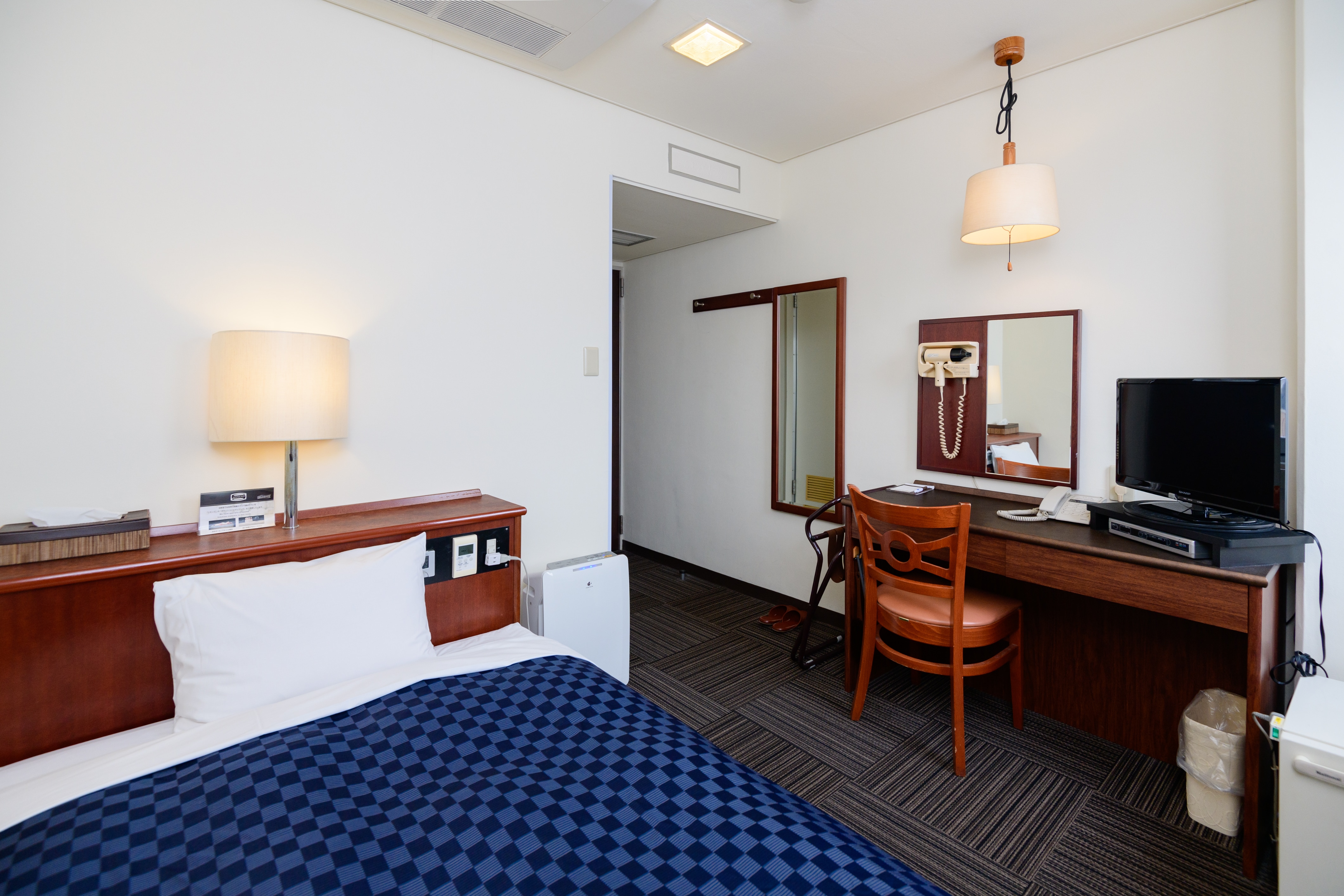 Room example: Single room