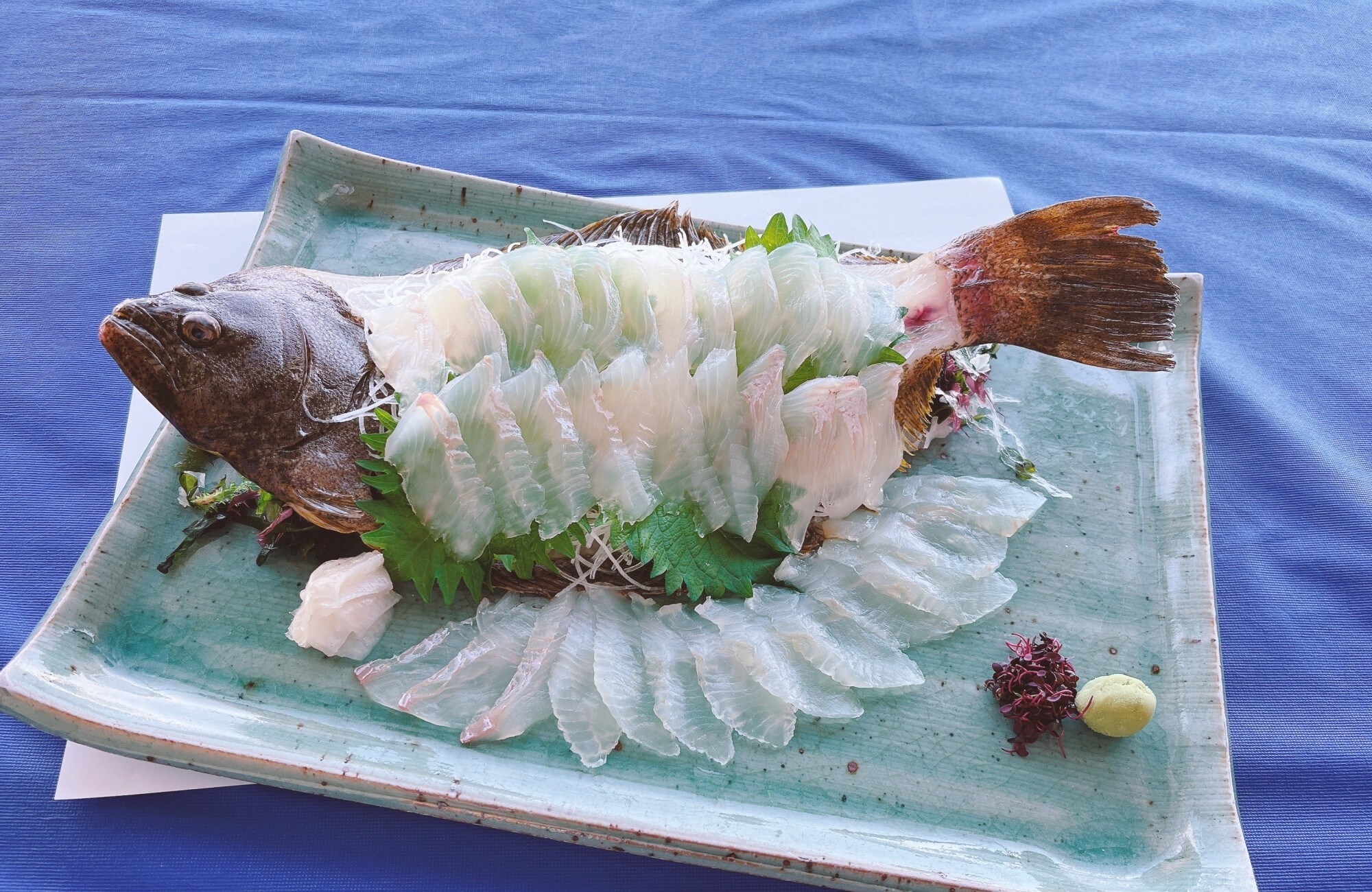 比目魚刺身圖片