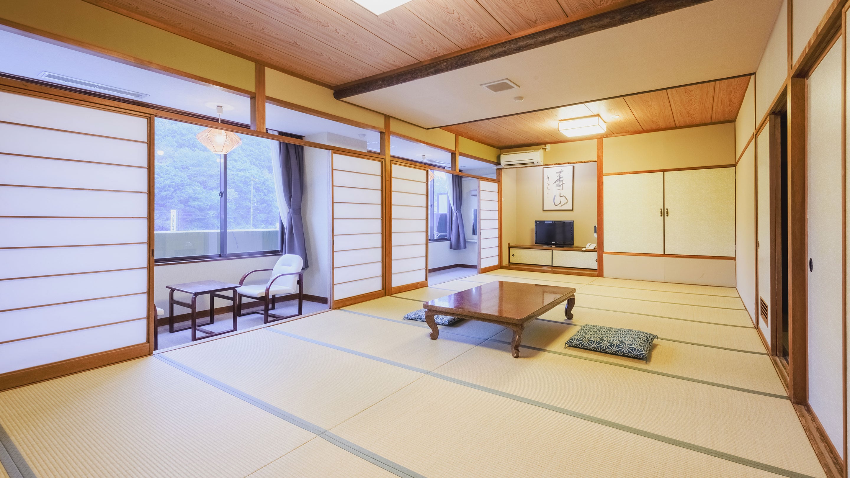 [Non-smoking] Standard Japanese-style room 17.5 tatami mats, no indoor bath (Main building) *Image