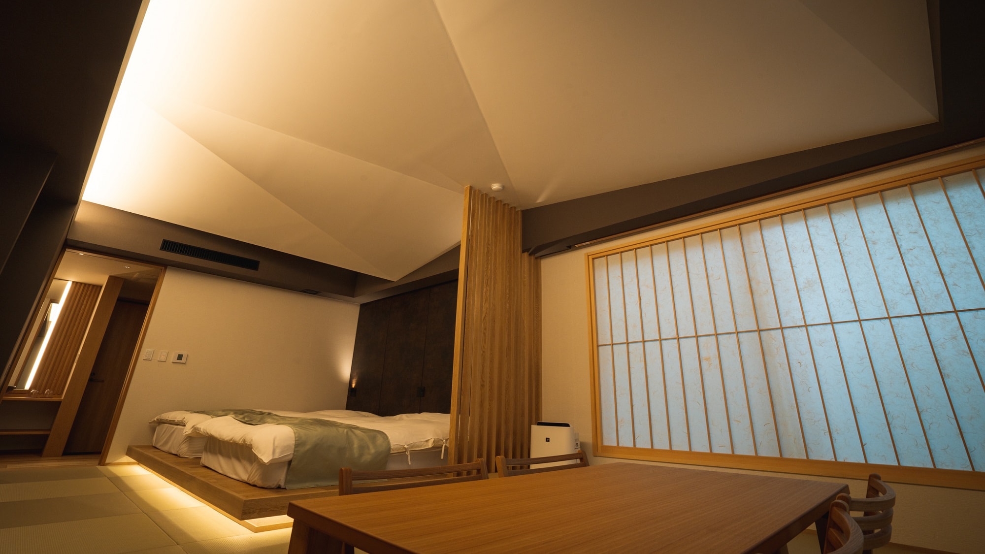 [Guest room with garden open-air bath] Origami ceiling ☆ Luxury guest room (image of origami ceiling)