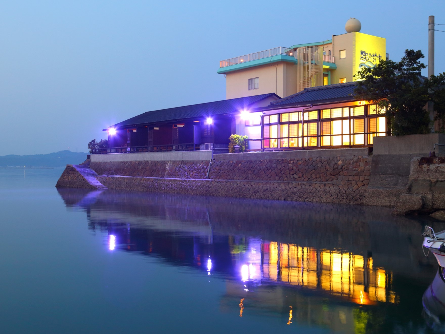 ★Overall Nagisatei building taken from the sea★