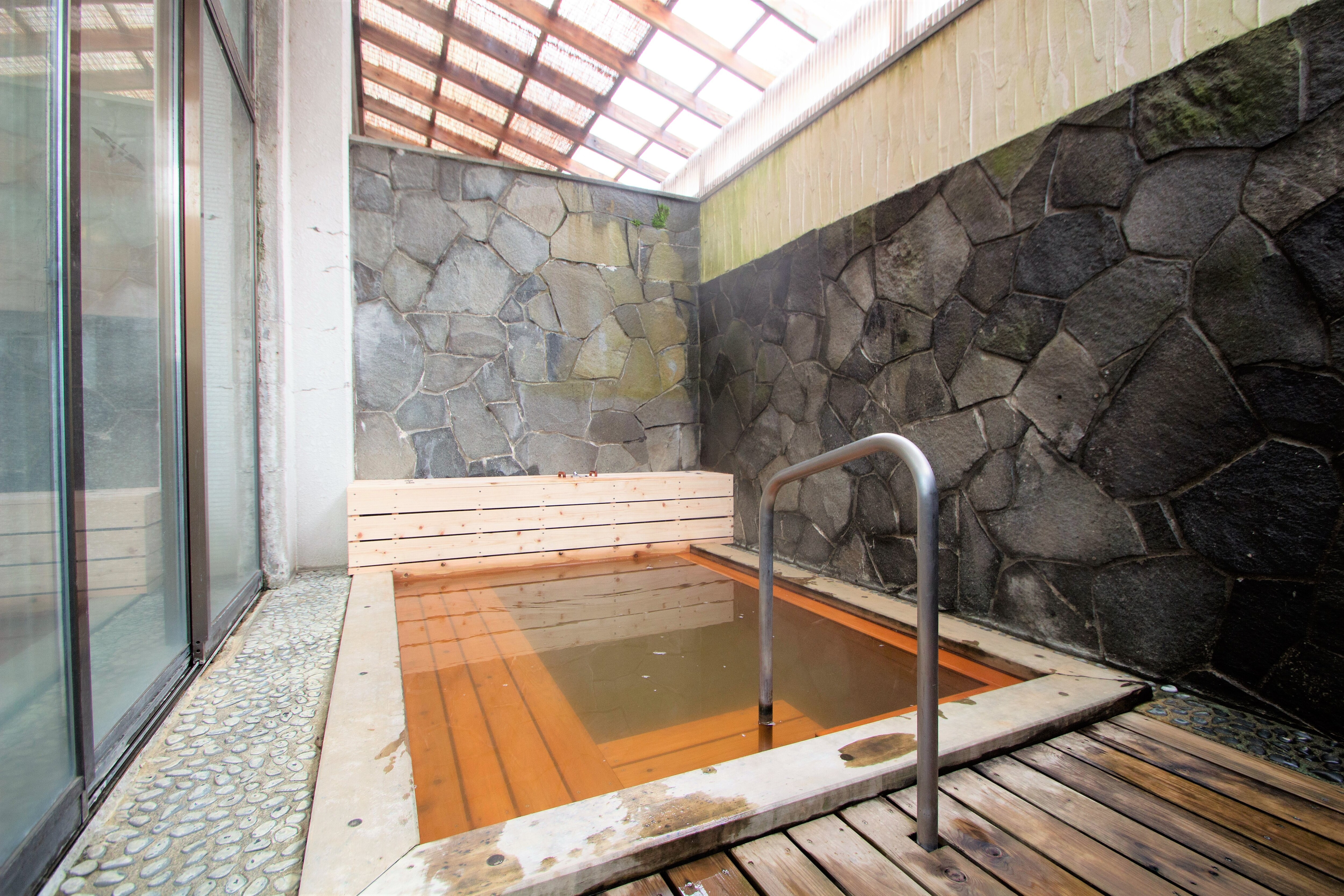 This is Suirintei's proud hot spring.