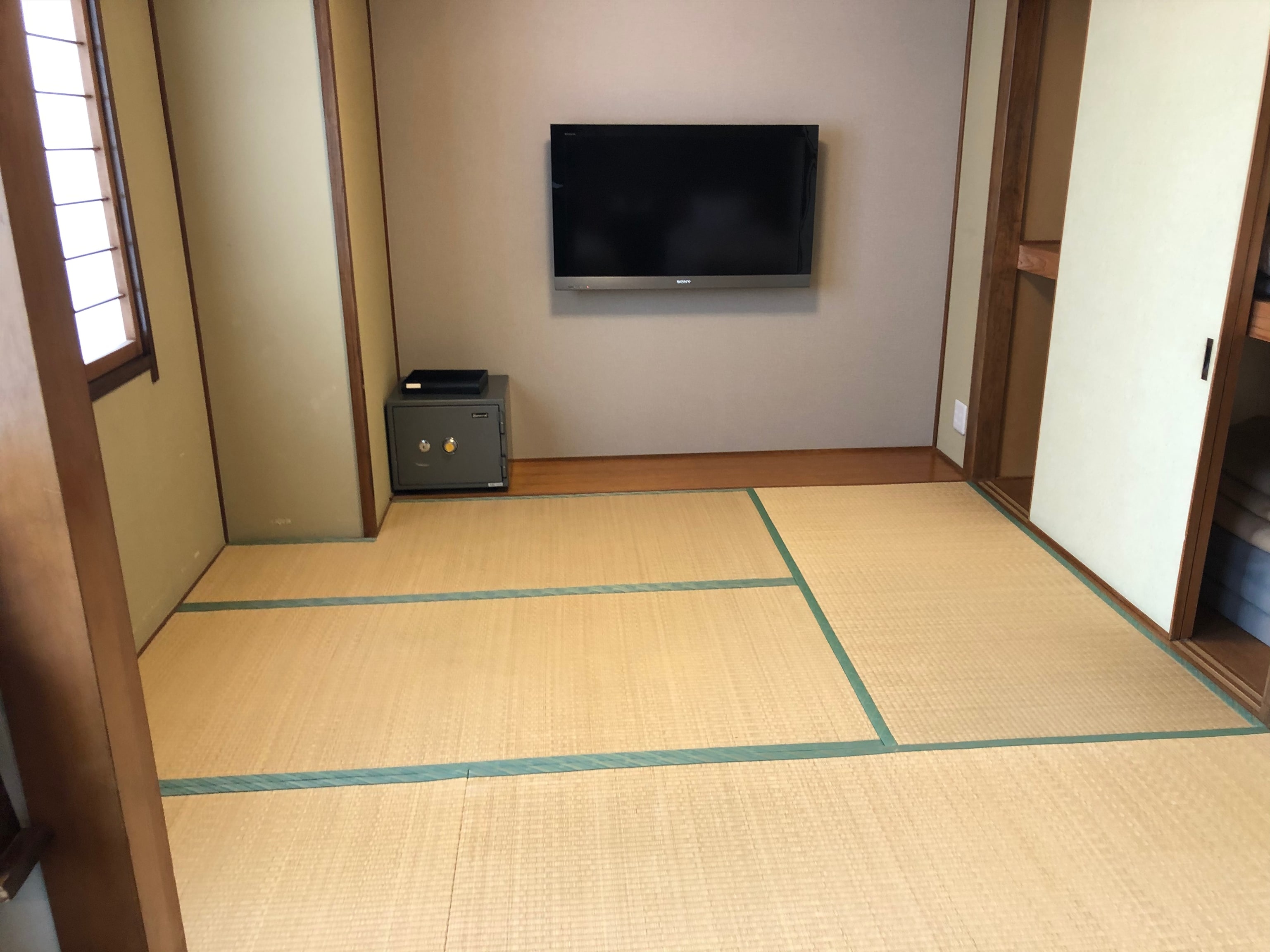 Japanese-style triple room
