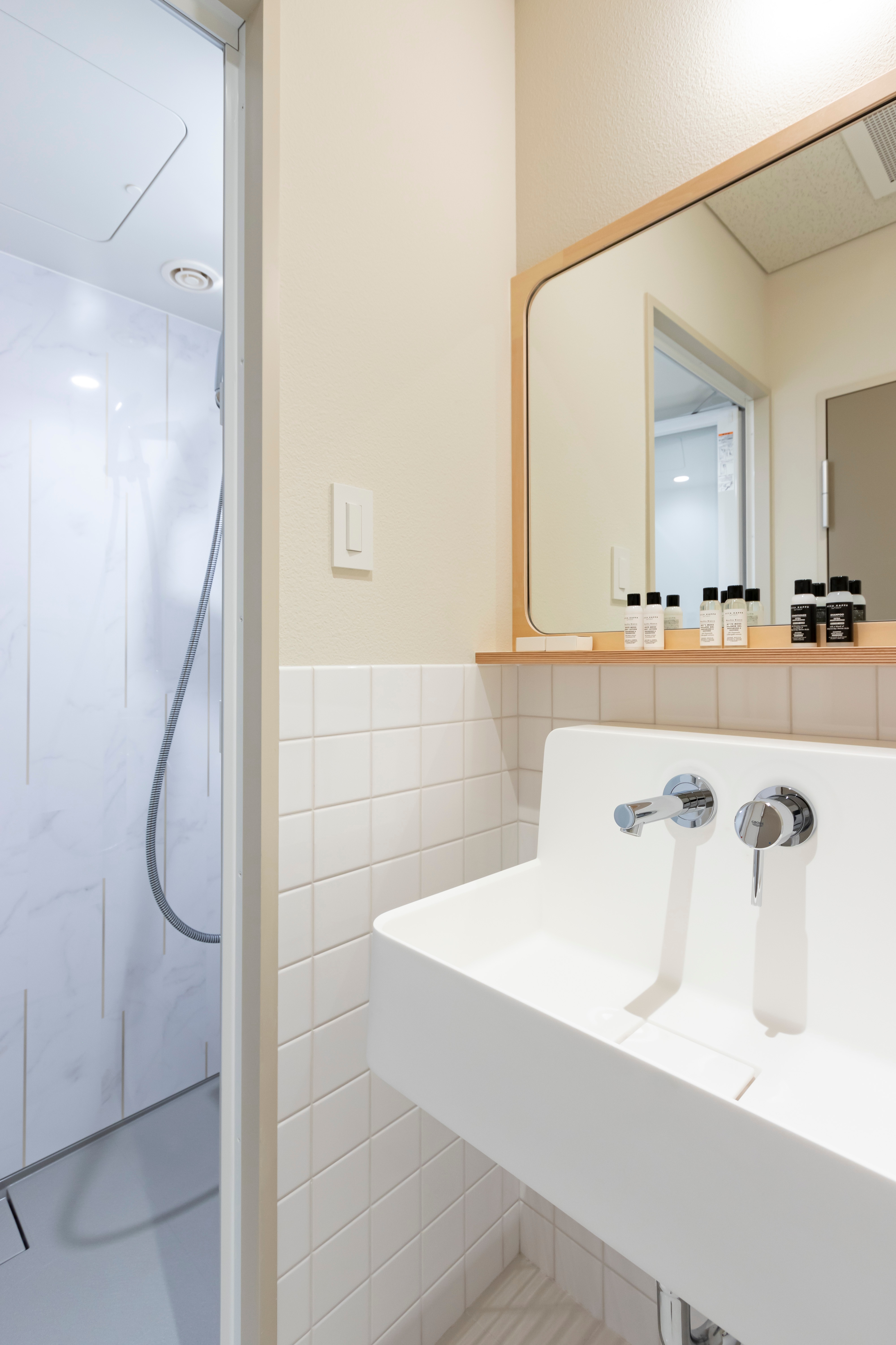 2F Group-Powder room