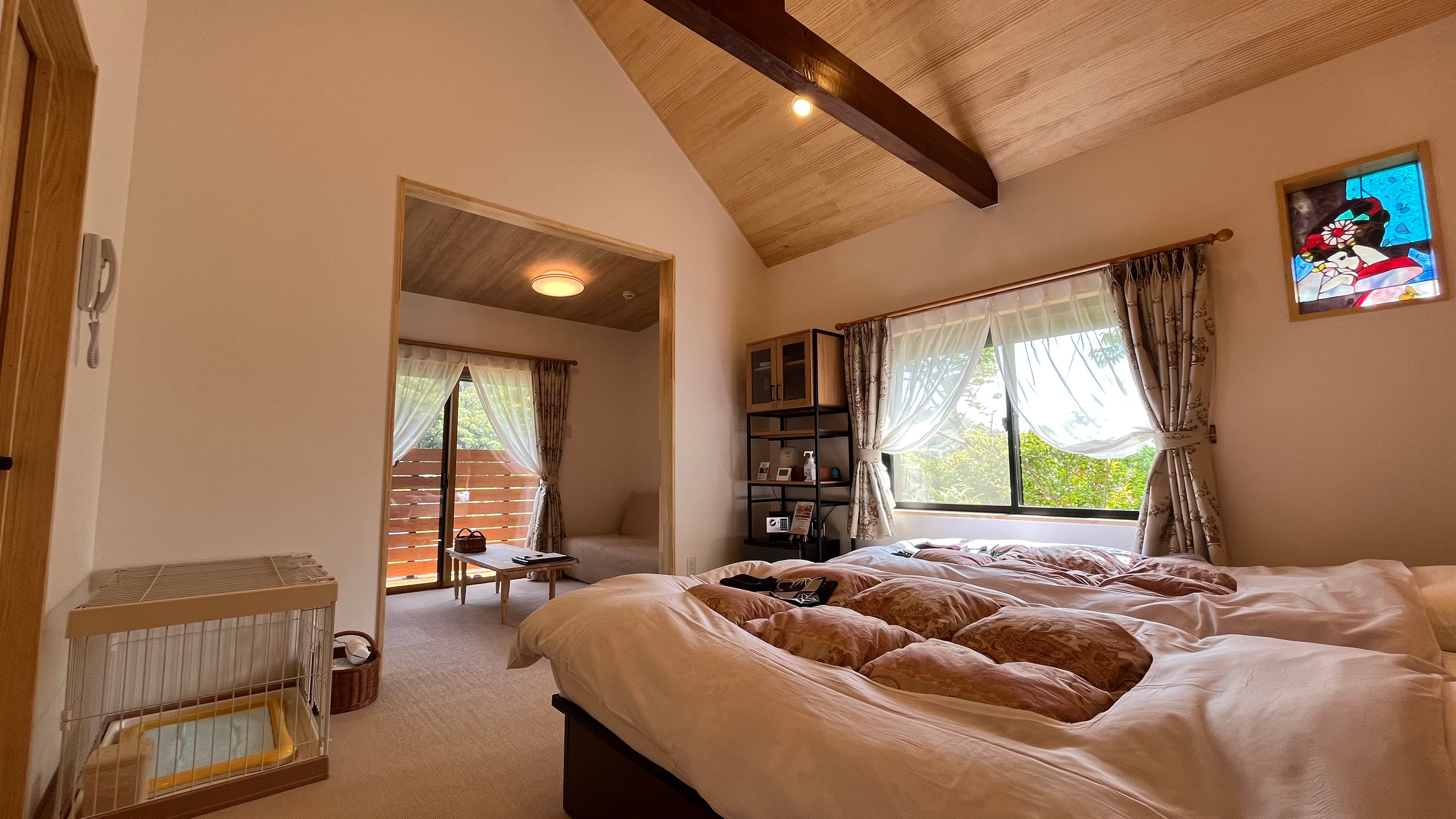 [Hanari Shungetsu] A detached house where you can stay with your pets, Western-style room, with an open-air bath