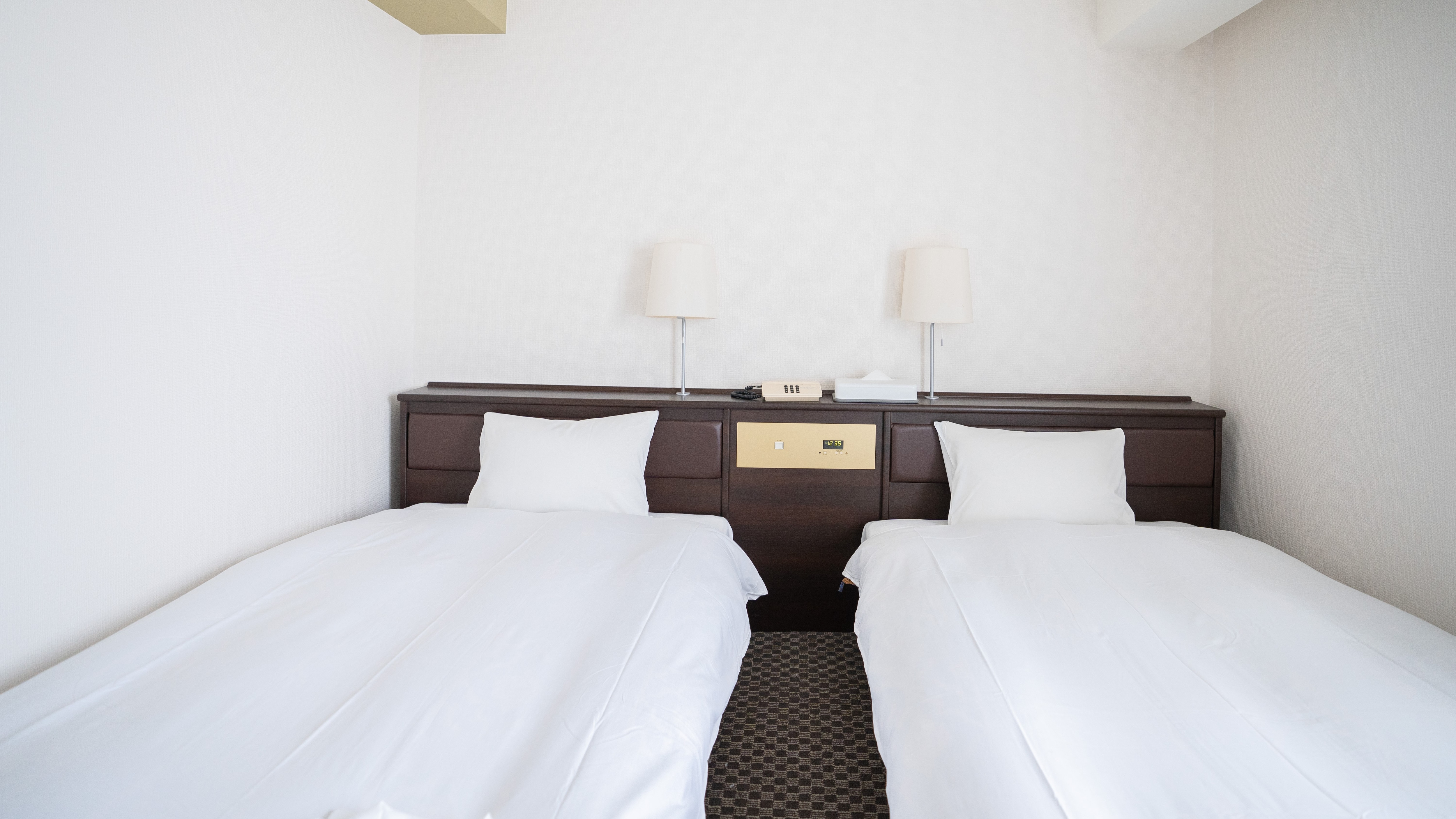 ห้องมาตรฐานเตียงคู่ (18 ตารางเมตร) [สูบบุหรี่/ปลอดบุหรี่]