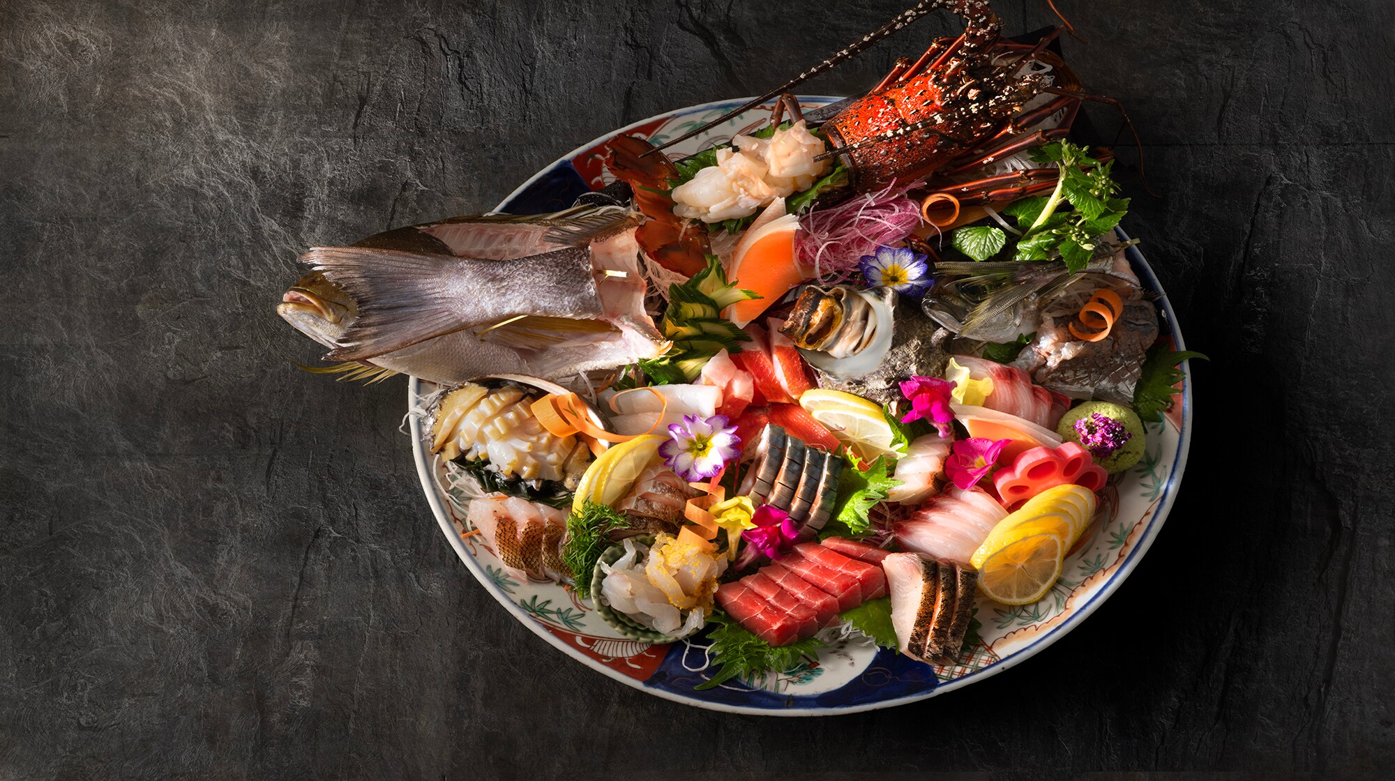 Nikmati kualitas sashimi ikan lokal yang murni dan tanpa campuran.