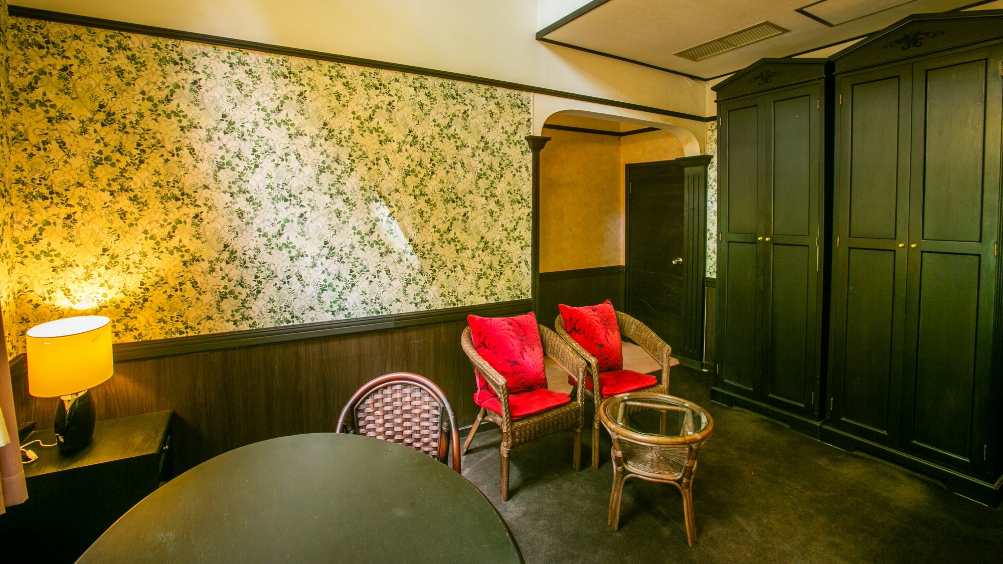 [Executive room with atrium] A twin room of 36 square meters with a bedroom and a living room with an atrium.