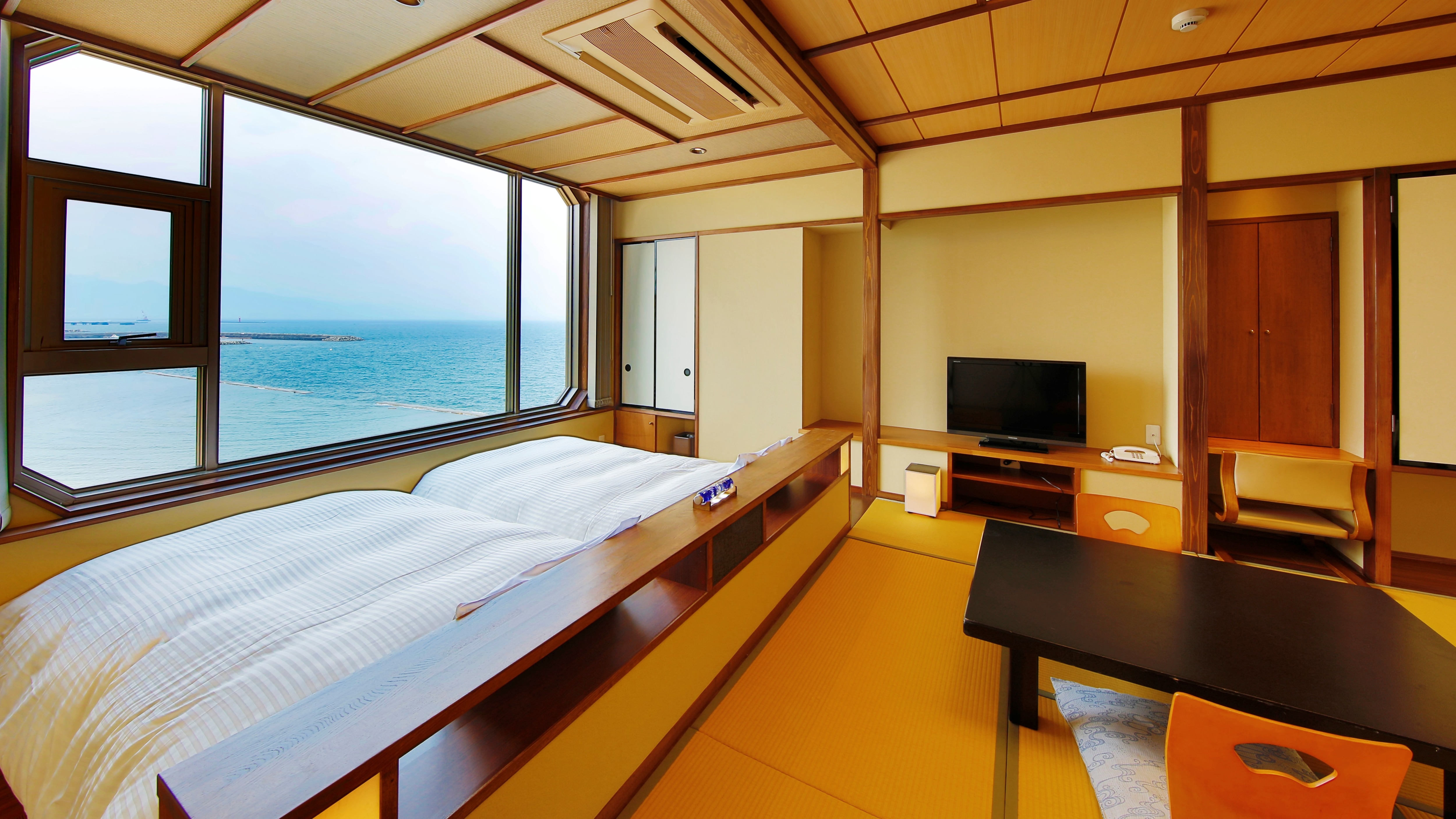 Japanese-Western style room