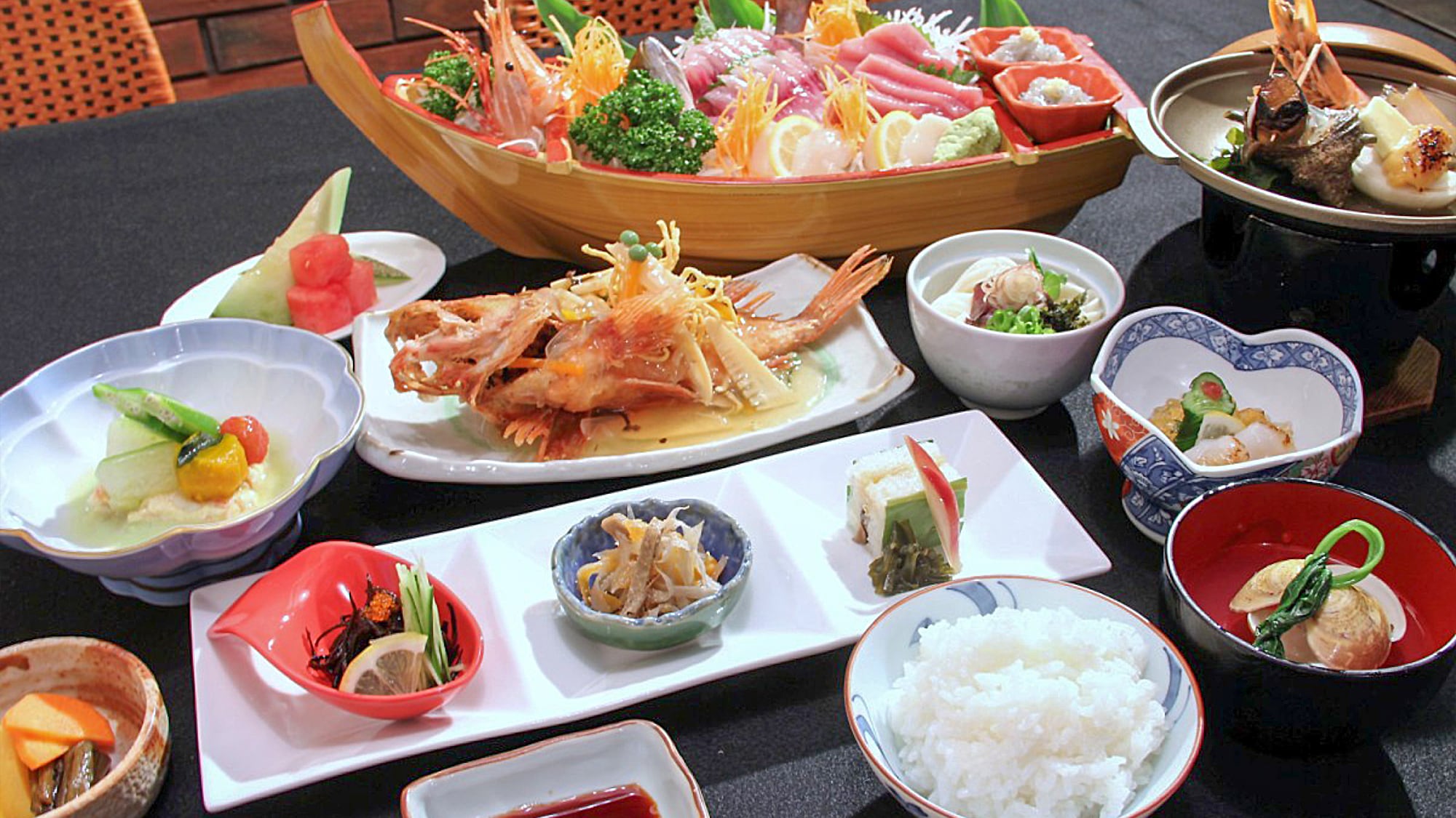 [Example of dinner] Fresh local ingredients carefully selected by the Izu owner