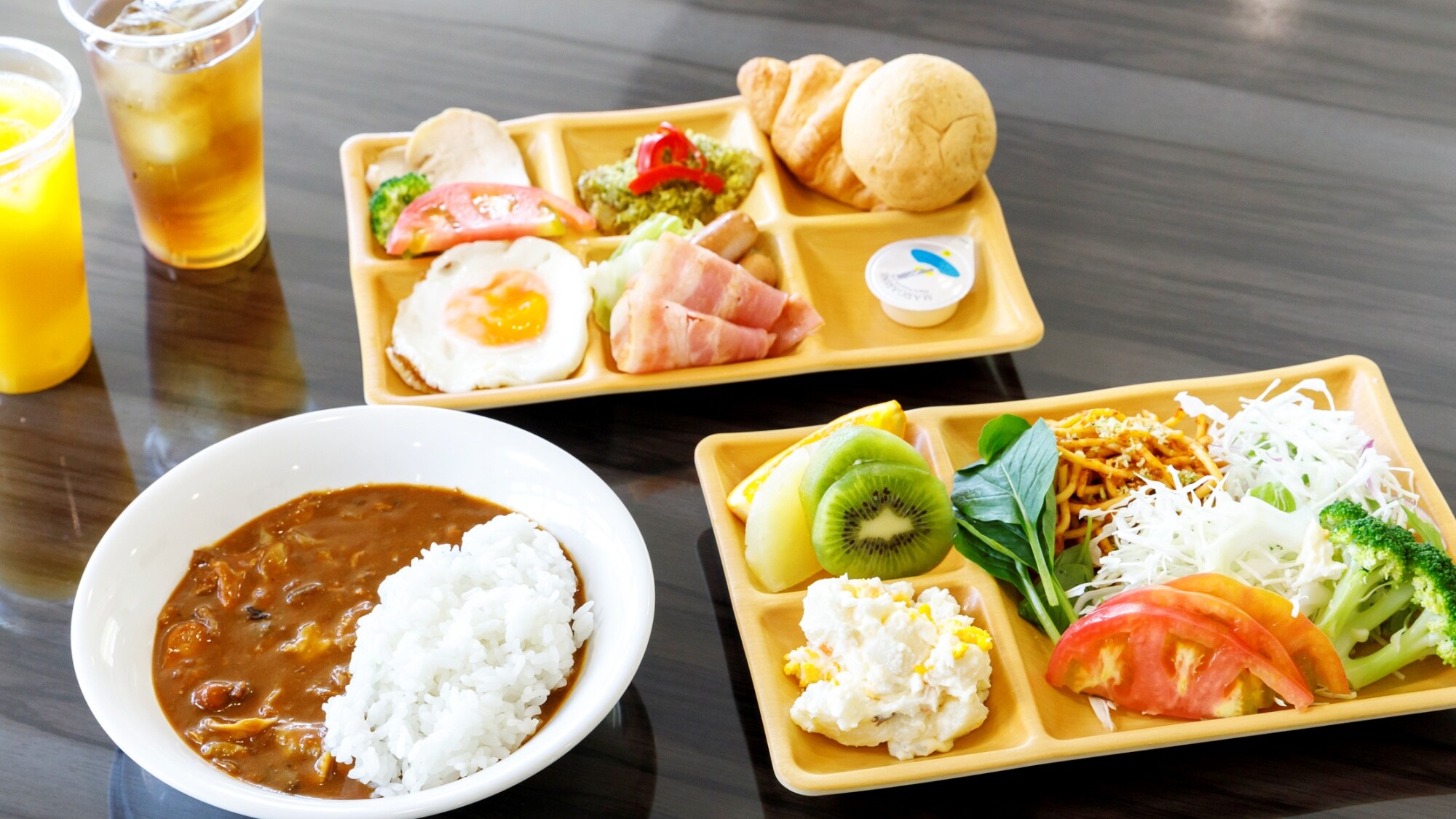 [Example of breakfast buffet] If you like Western food, you're welcome! Please enjoy as much of what you like as you like.