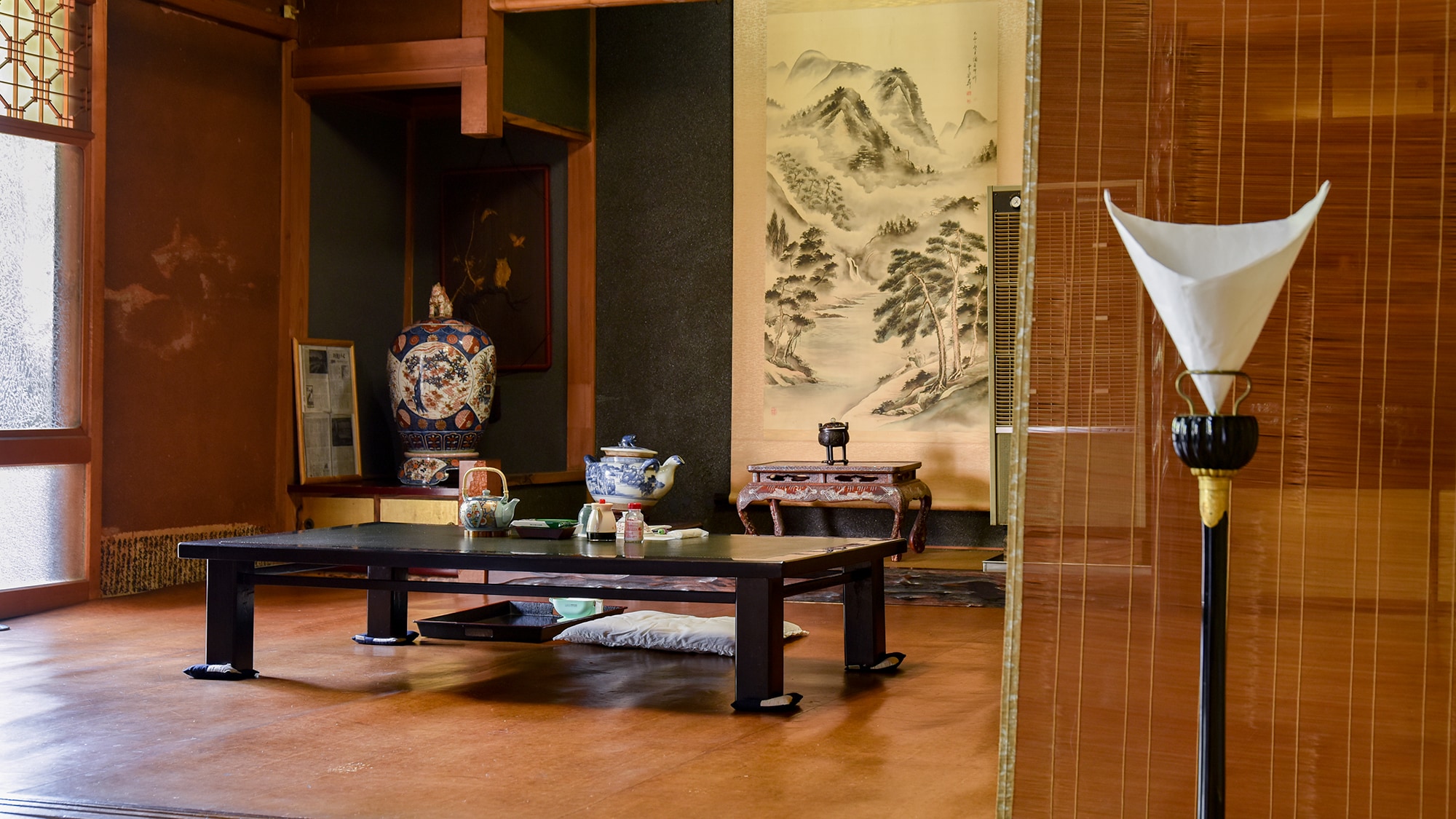 * [Okuzashiki / Antiques] Enjoy breakfast while feeling the history