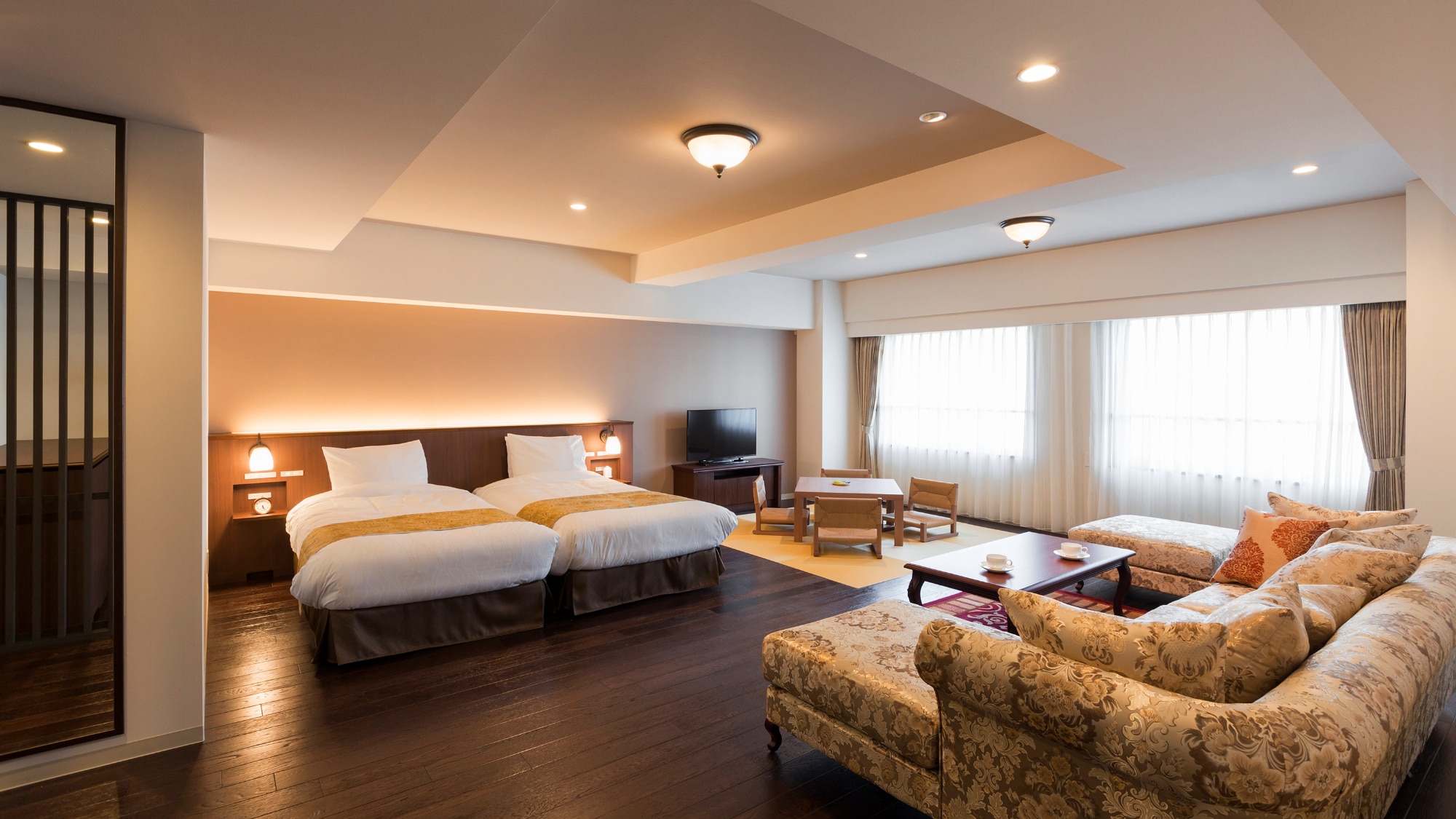 [Example of a standard Japanese-Western room] <Taisho Roman> With an area of 66 square meters, it is spacious enough for four people to relax.