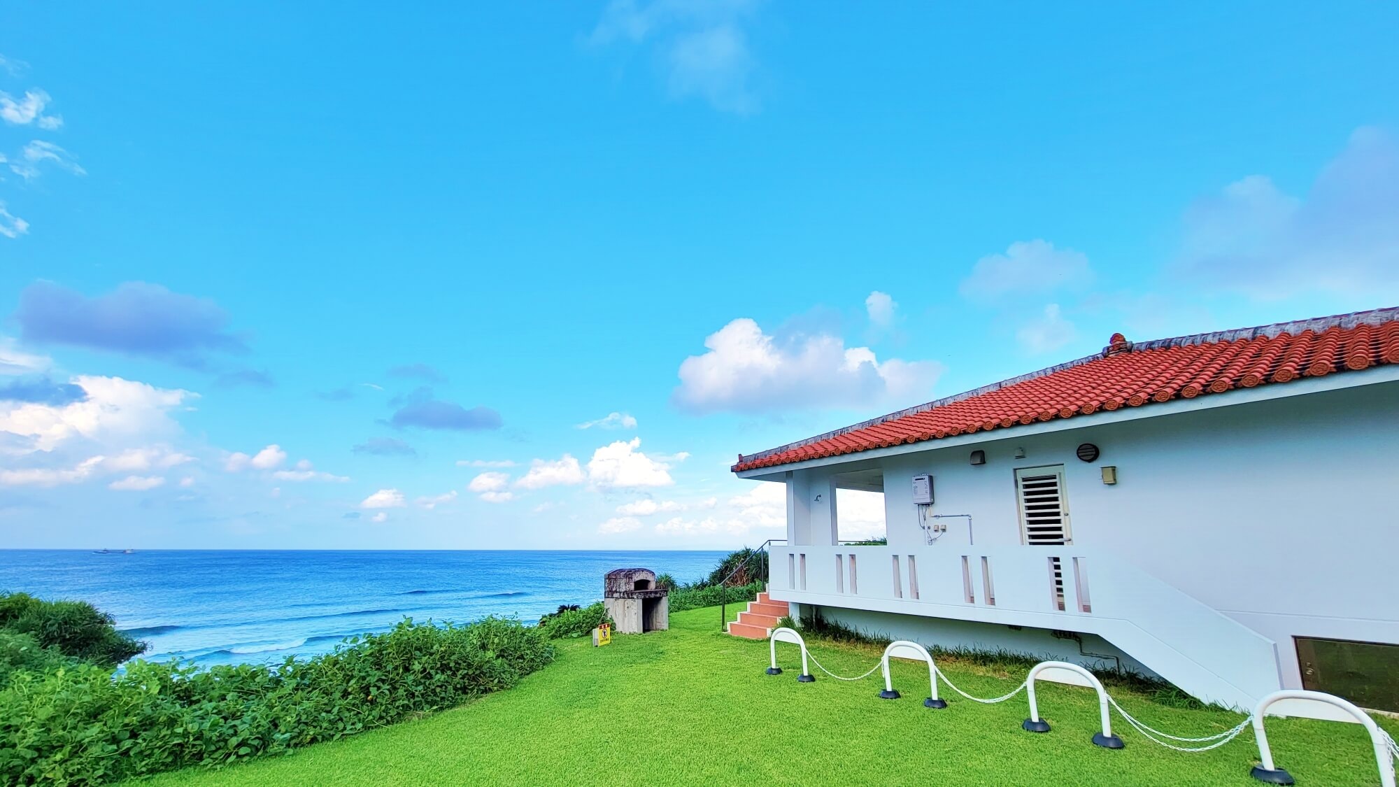 A villa close to the sea and sky. Feel the nature.