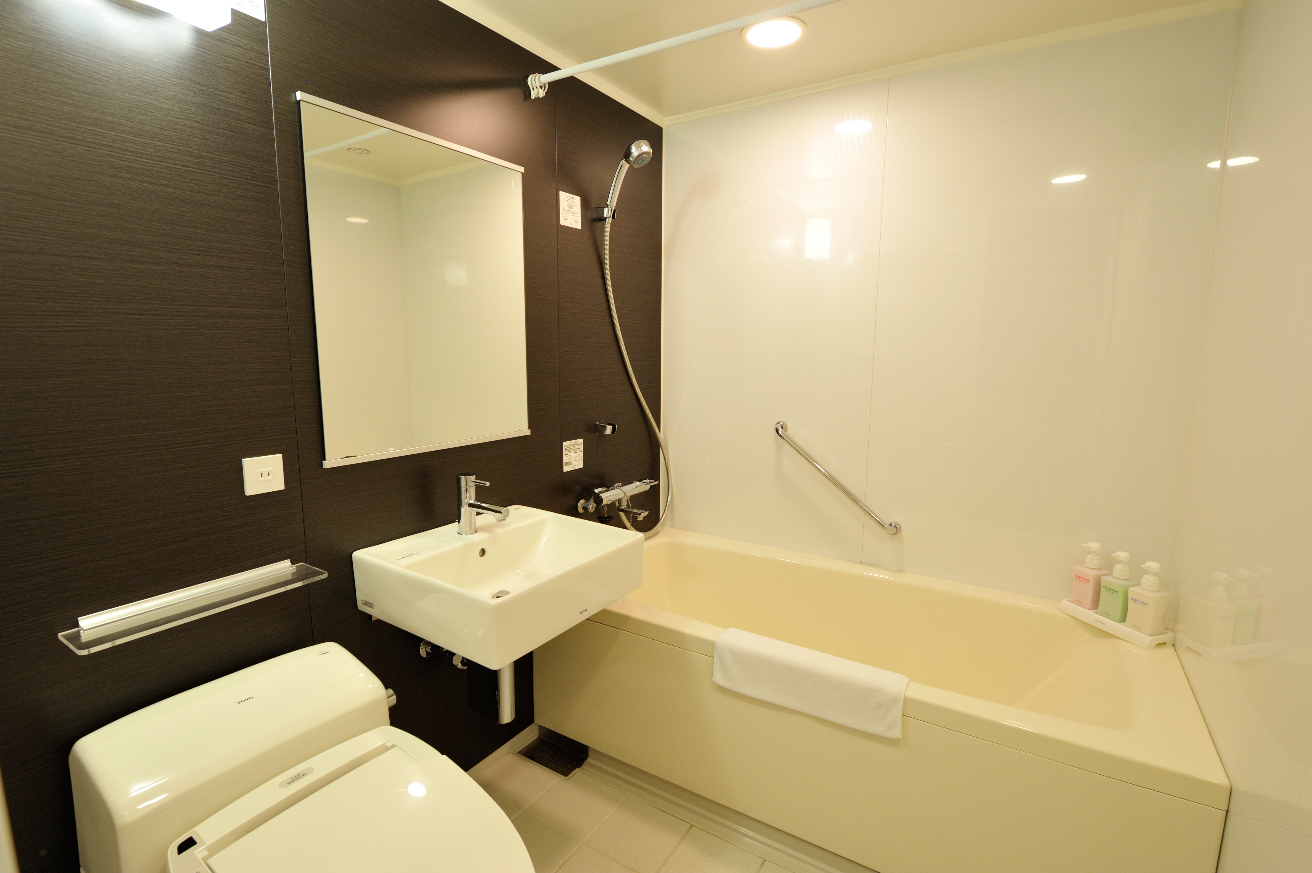 Ocean View Junior Suite Bathroom