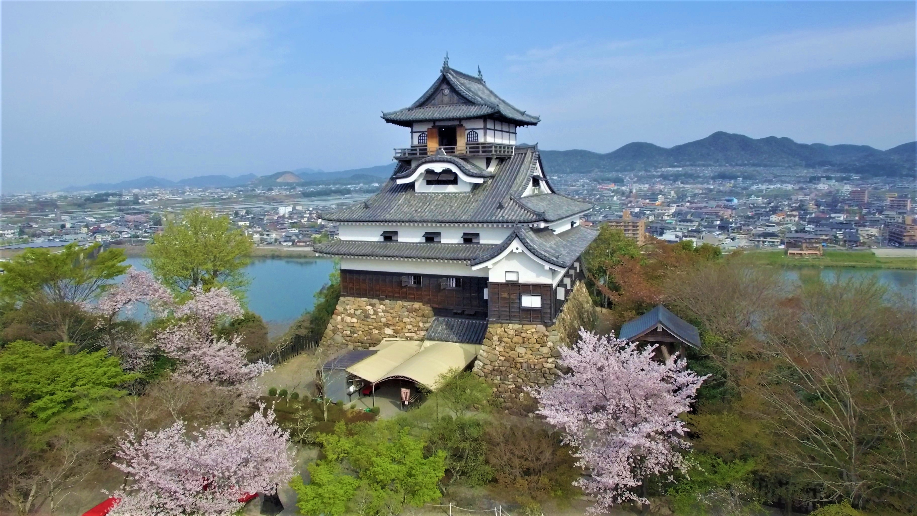 National Treasure: Inuyama Castle - 30 minutes by car