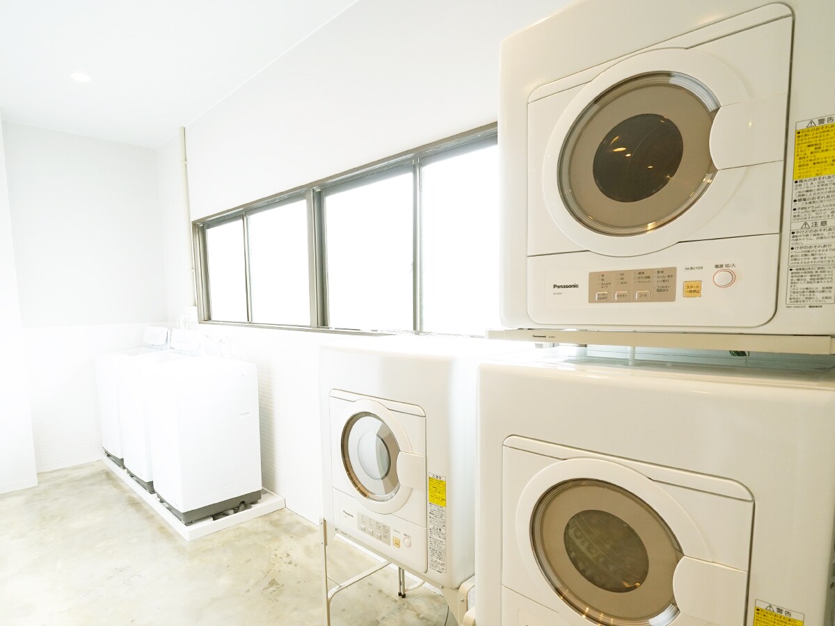 Free washer/dryer on the 2nd floor shared by women only