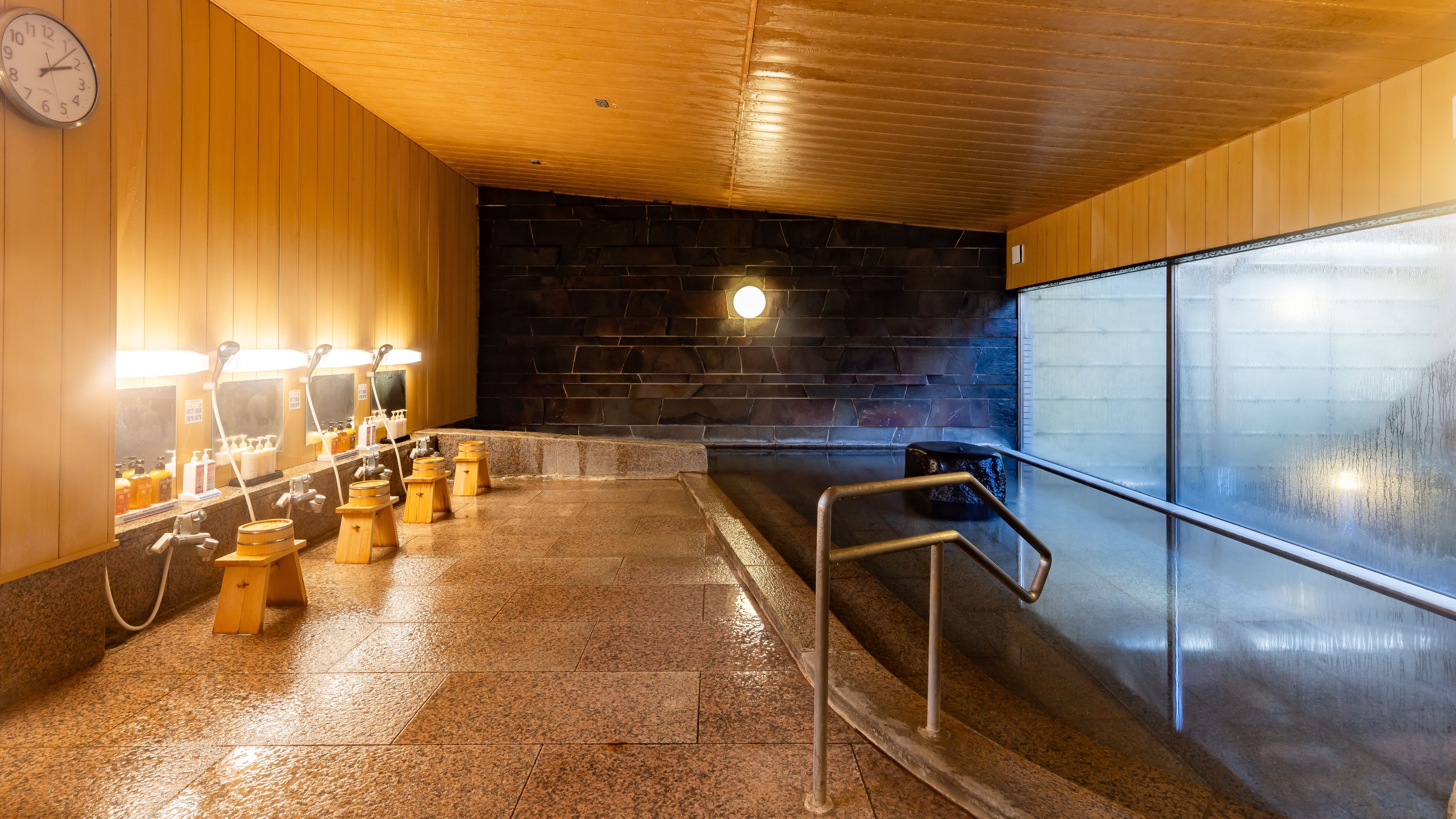 Large public bath, indoor bath <Hirame no Yu (Flounder Bath)>