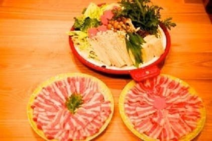 พัก 1 คืน พร้อมอาหาร 2 มื้อ (มื้อเย็น)