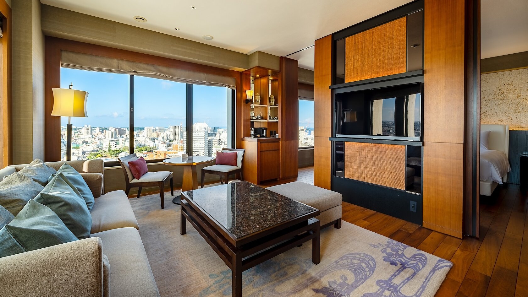 [Regency Suite King 56㎡] Bersantai di ruang tamu yang nyaman Regency Suite