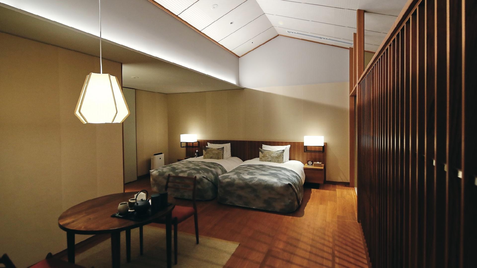 Deluxe Premier: Rooms